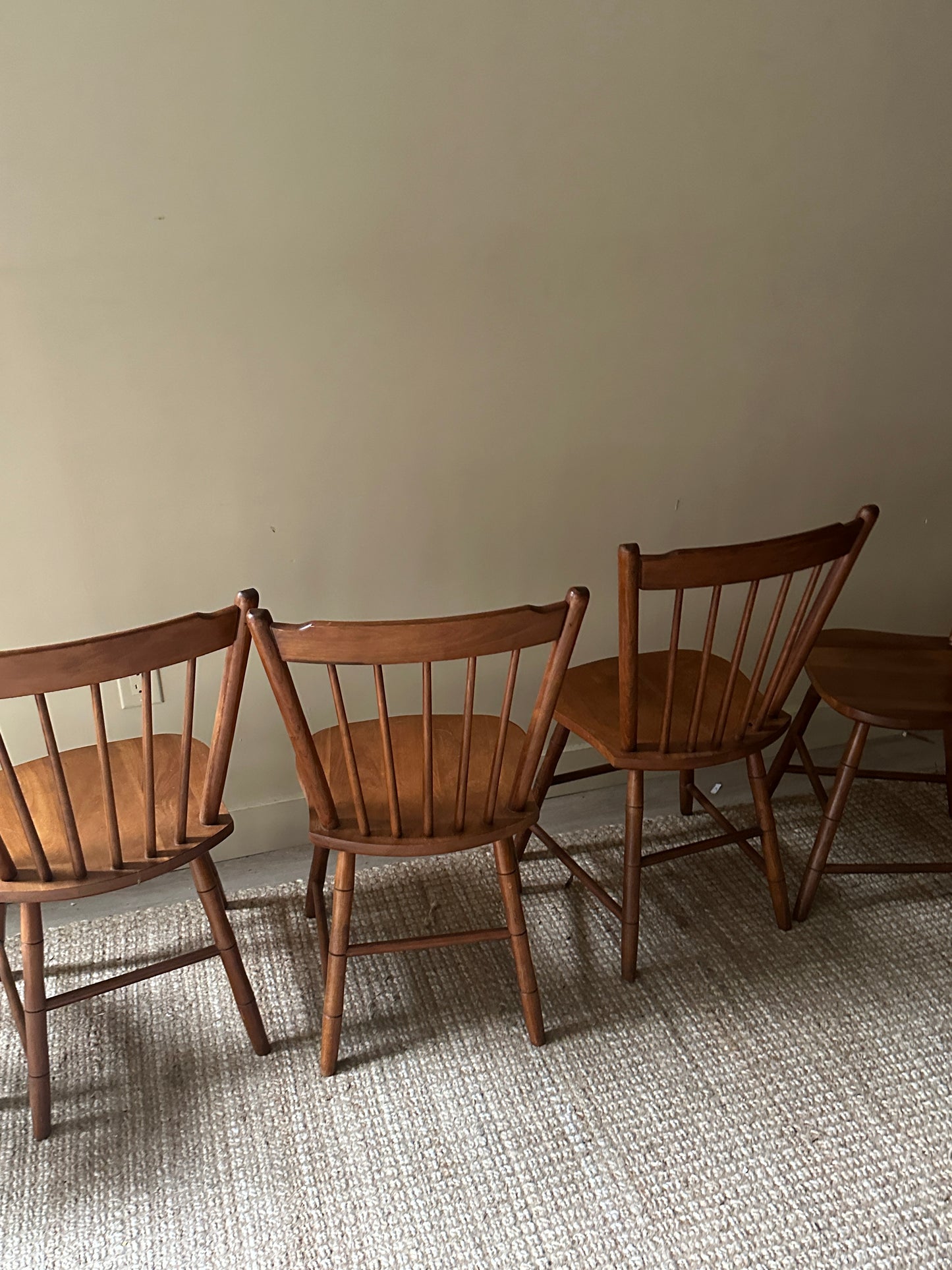 Set of 6 dining chairs. 5 armless, 1 captain. Sold as a set.
