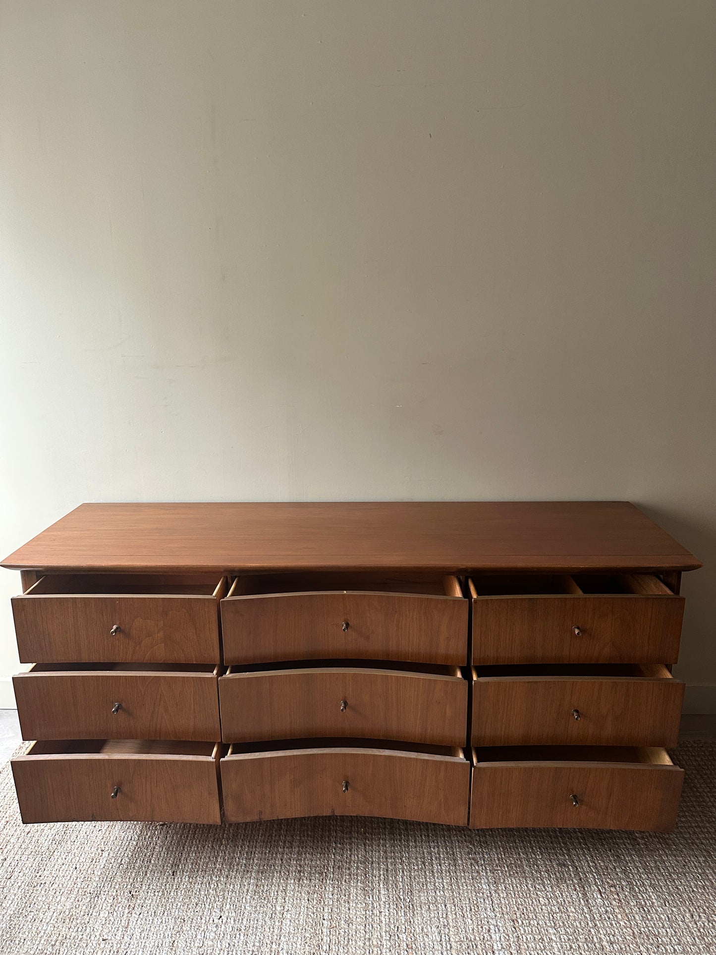 Unagusta walnut 9 drawer dresser