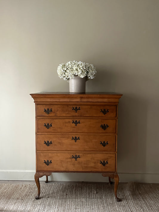 Queen Anne maple dresser