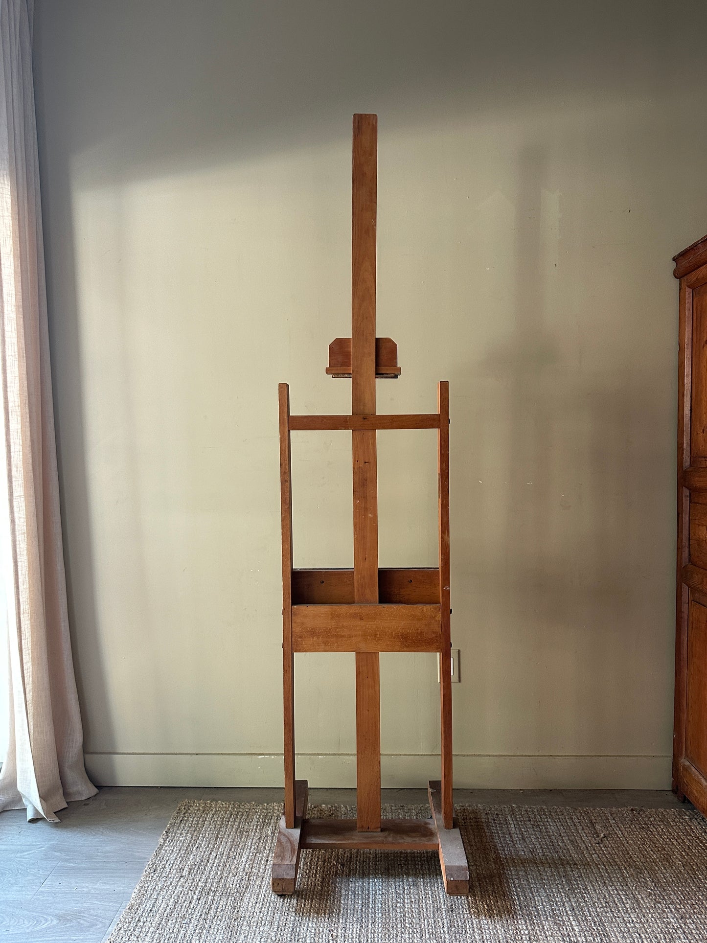 Pine easel
