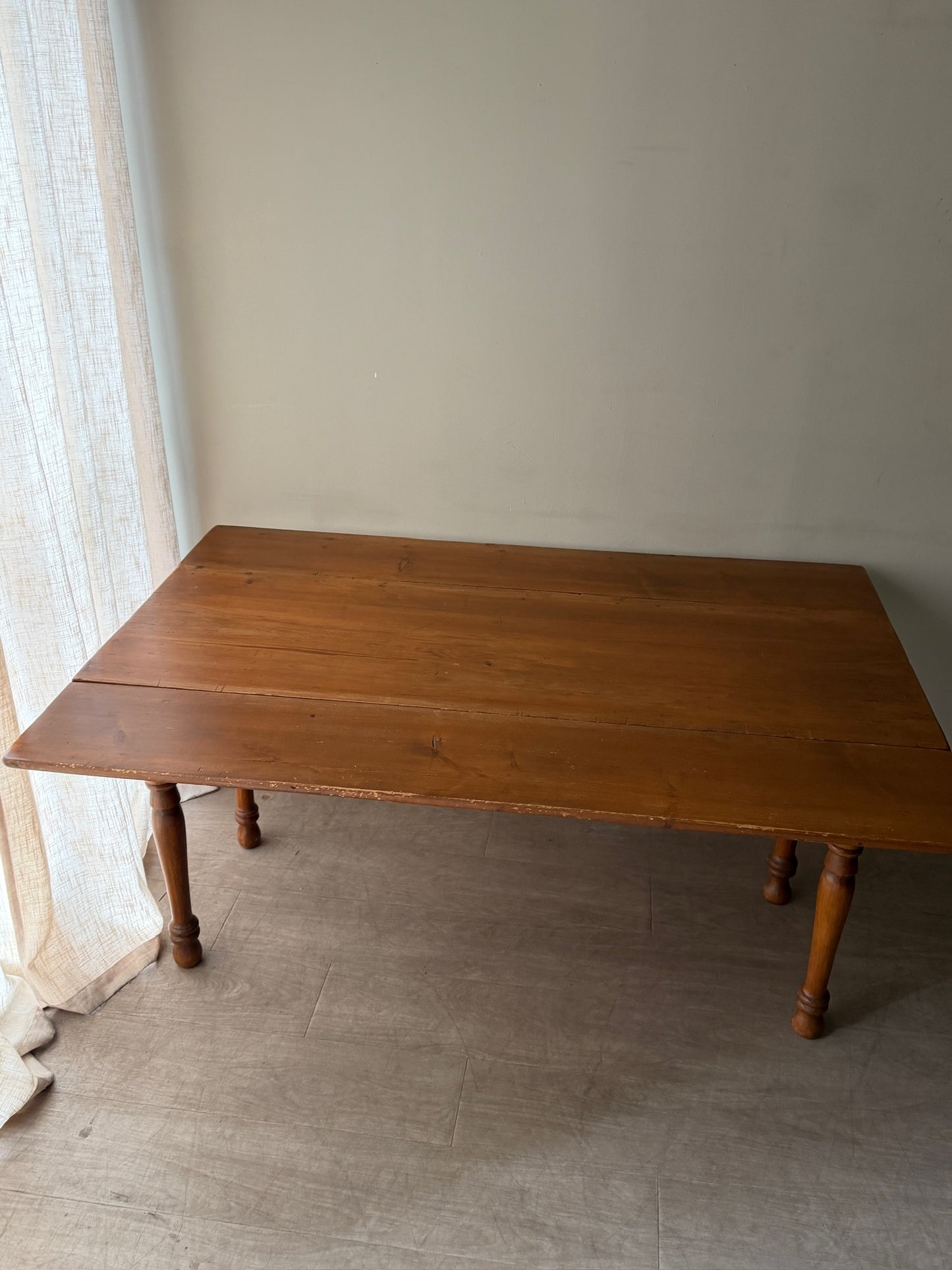 Pennsylvania Sheraton pine harvest table