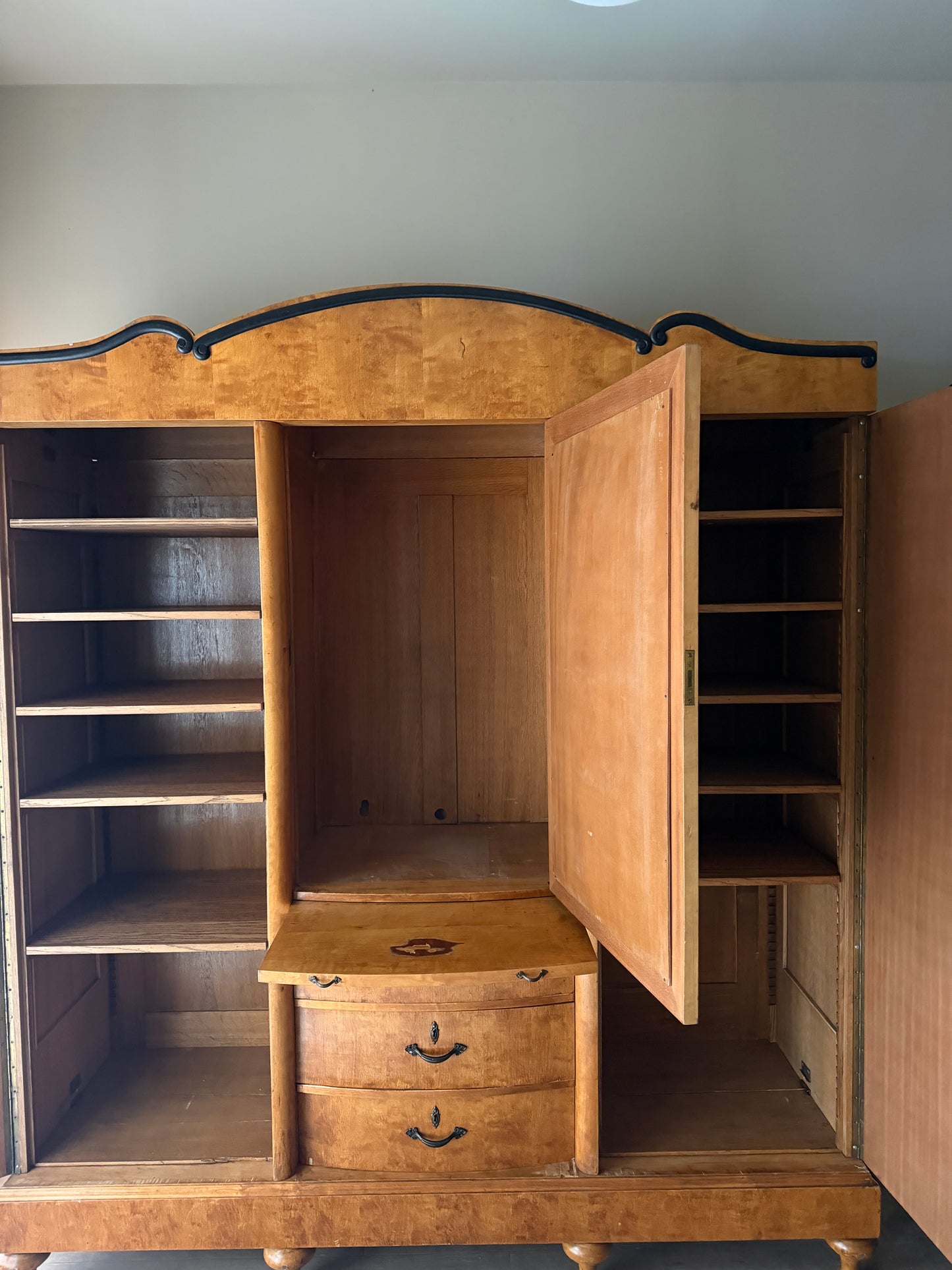 Deco birch armoire