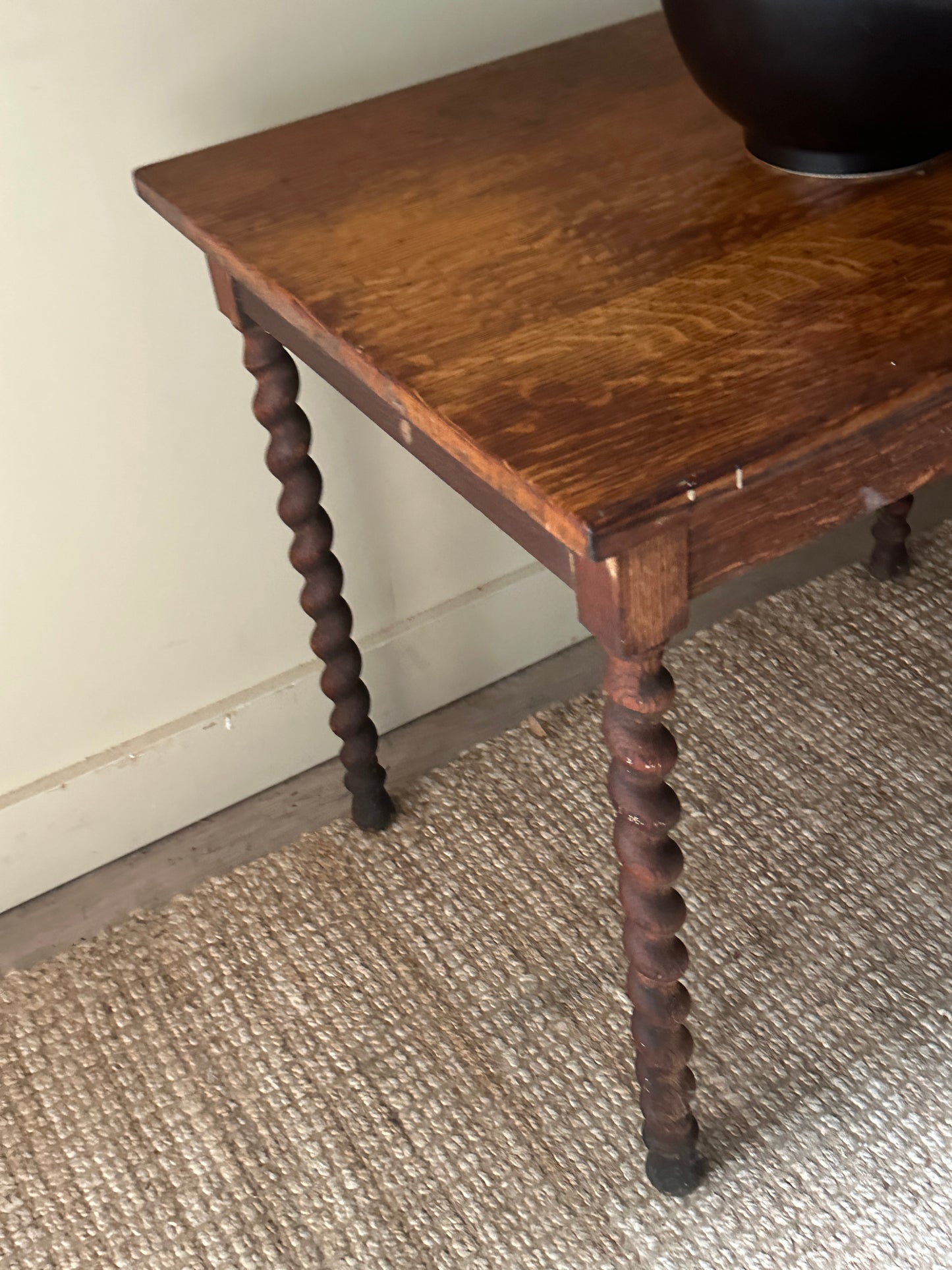 Barley twistentryway table