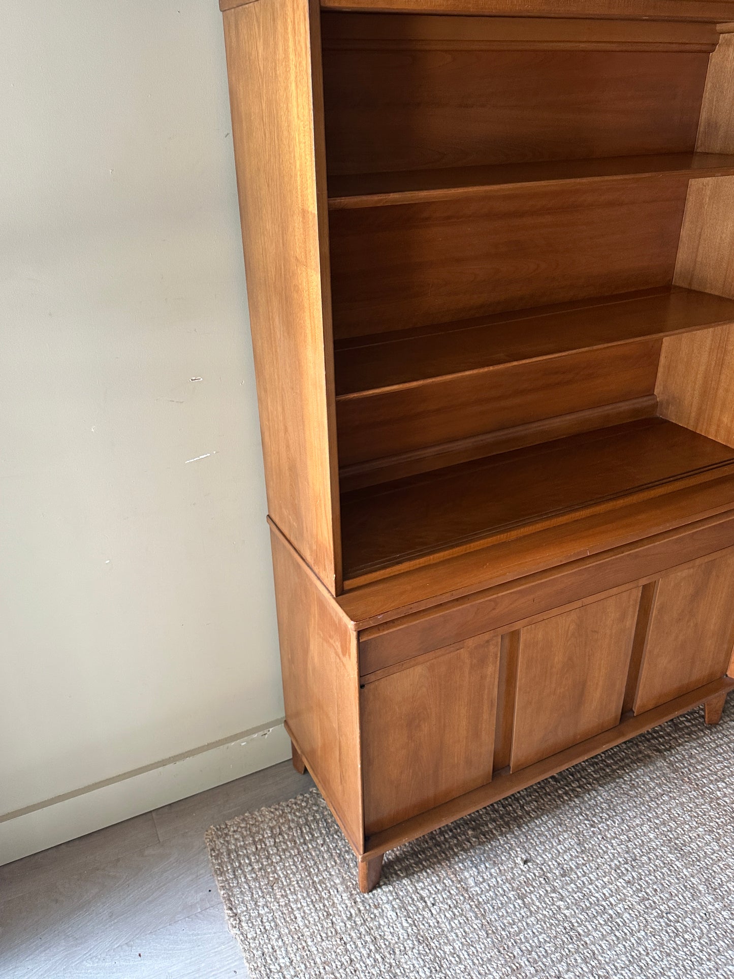 Maple hutch