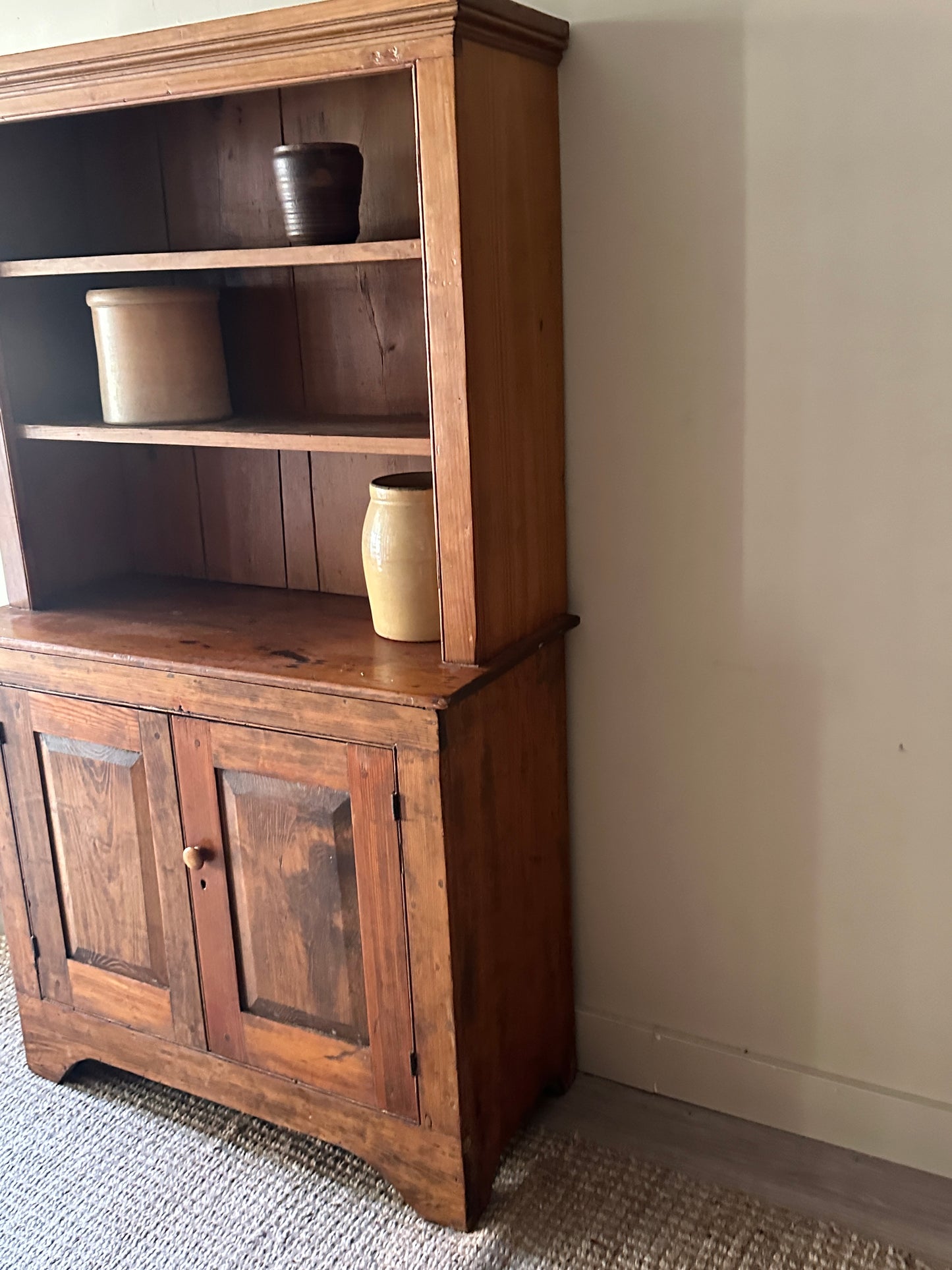 Pine hutch