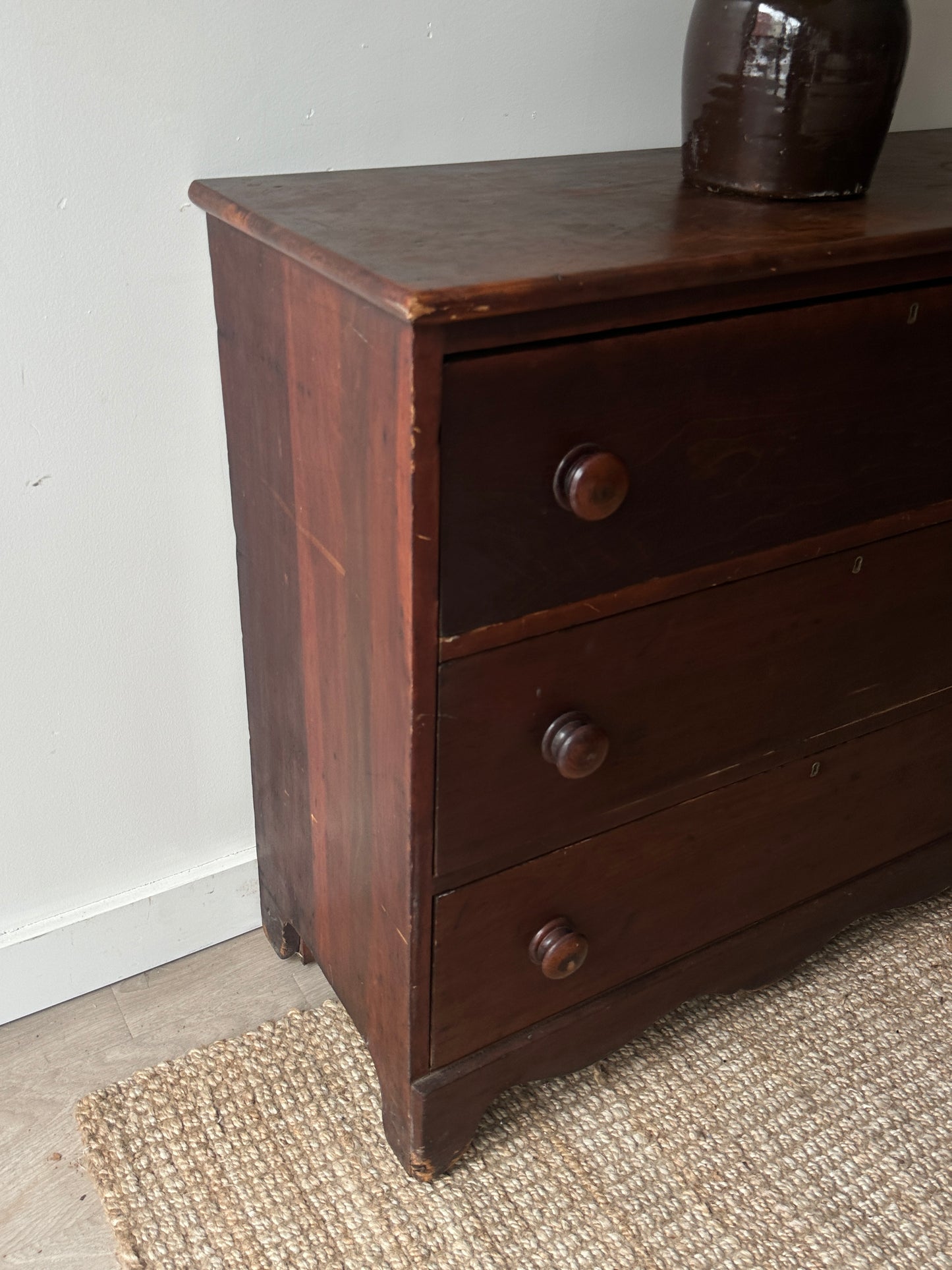 Pine dresser