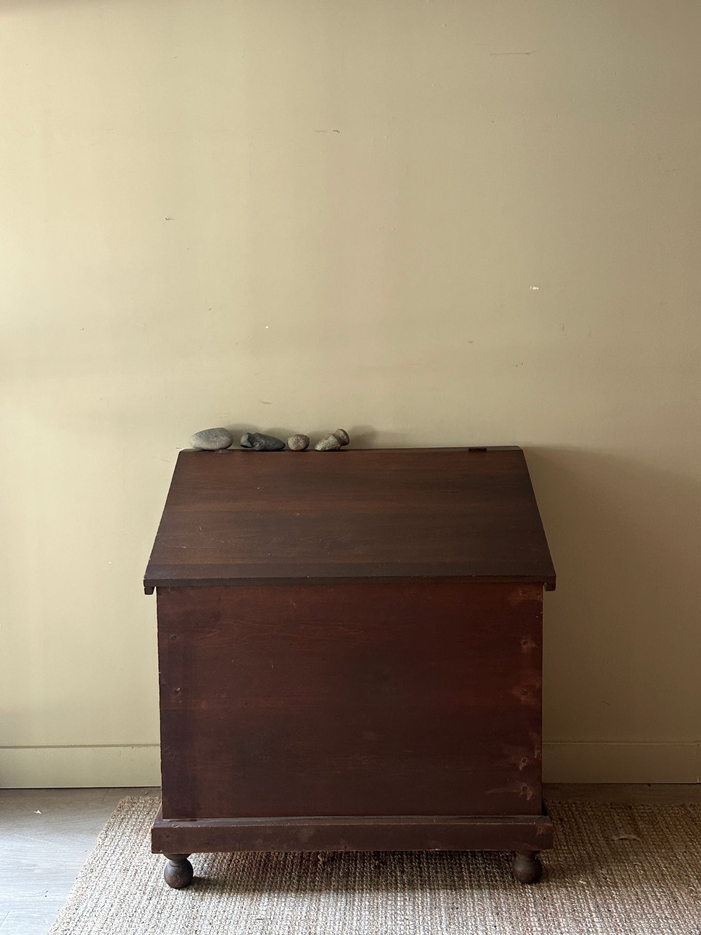 Pine storage bin
