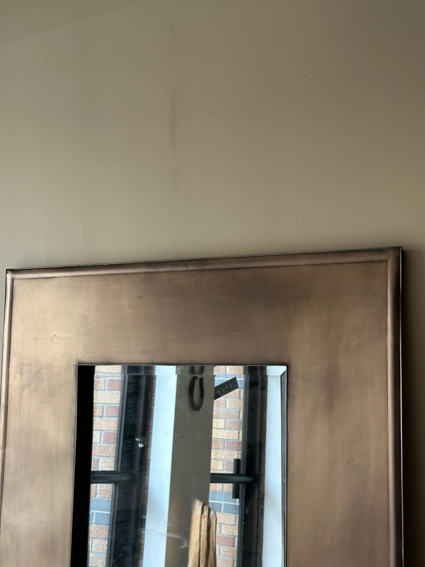 Metal wall mirror