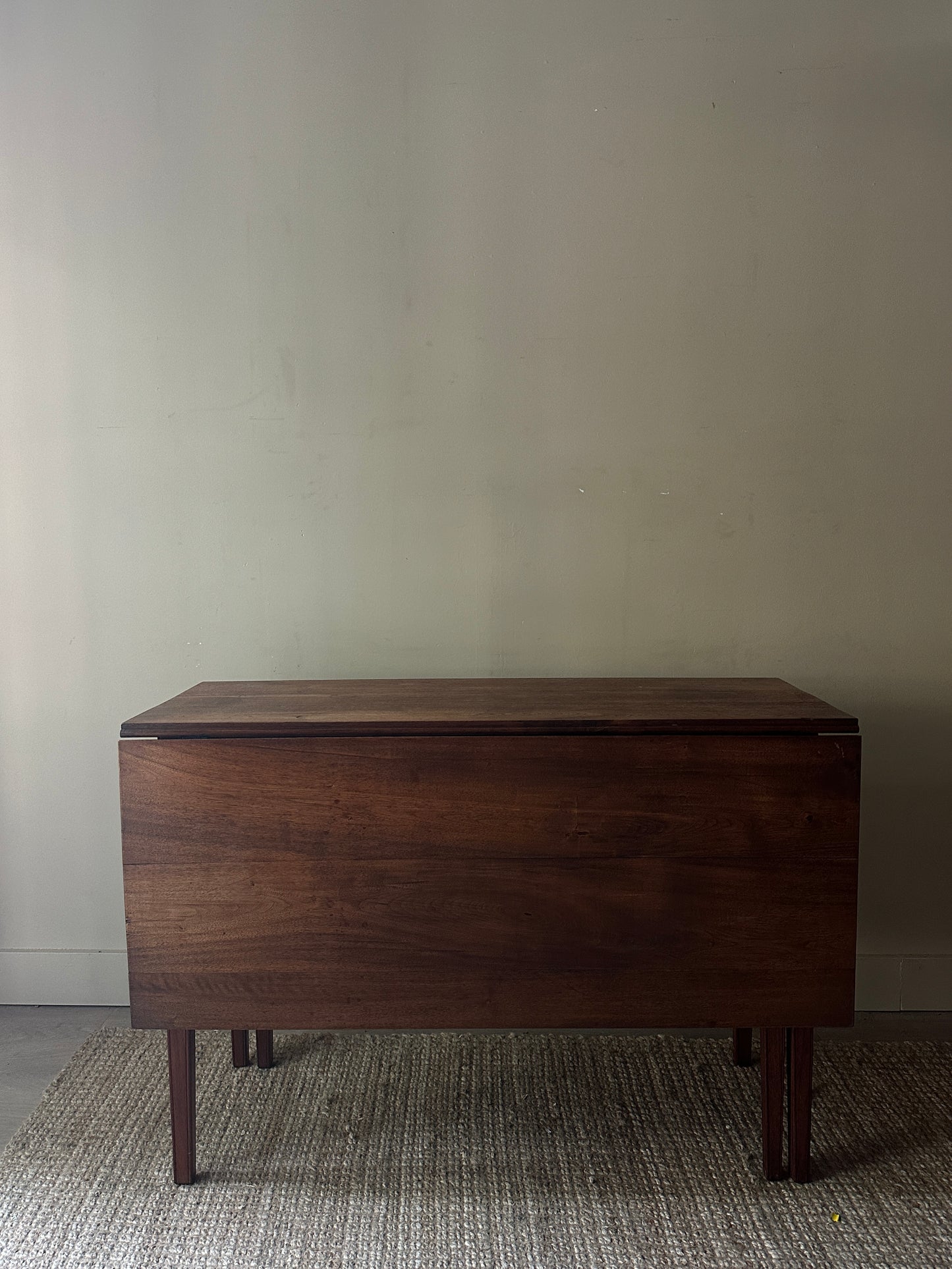 Pine drop leaf
