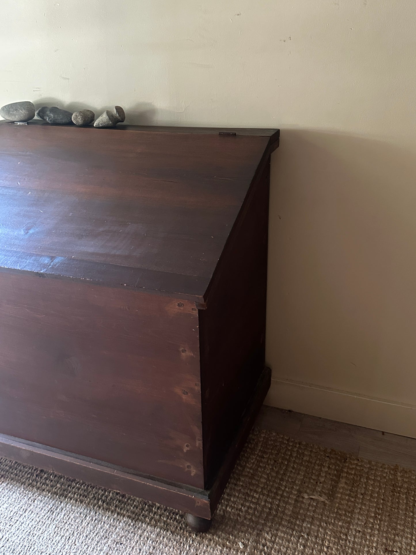 Pine storage bin