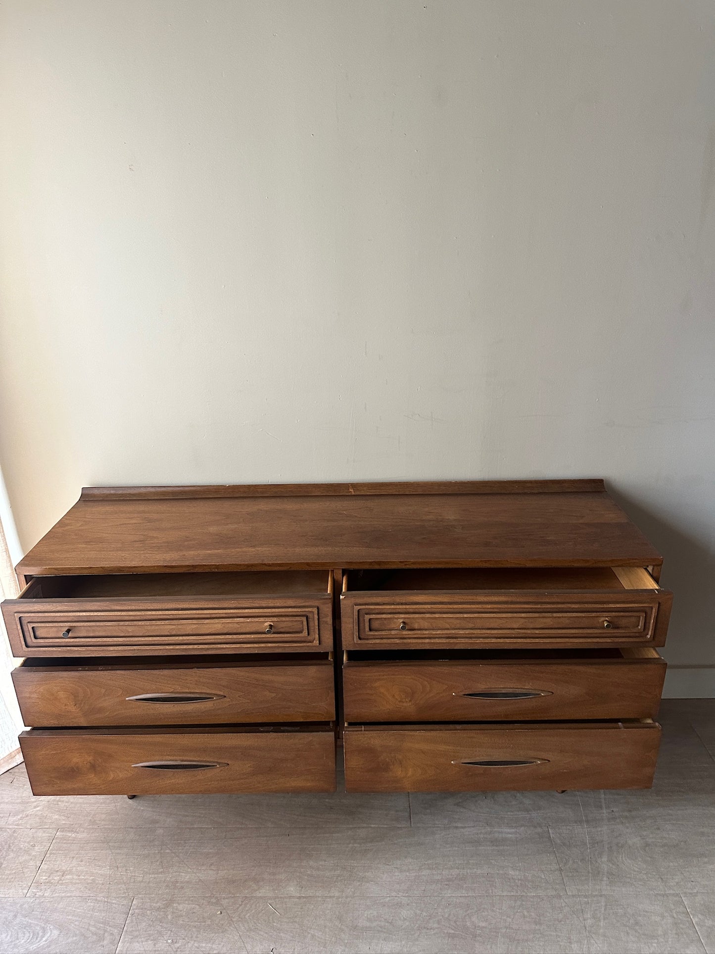 Sculptra by Broyhill walnut dresser