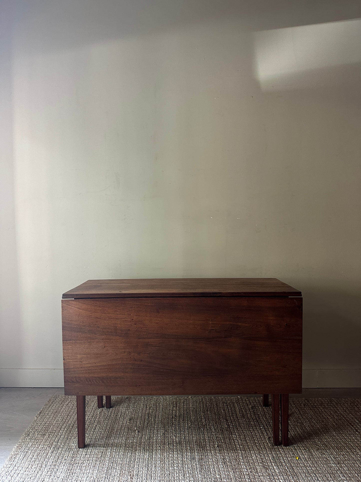 Pine drop leaf