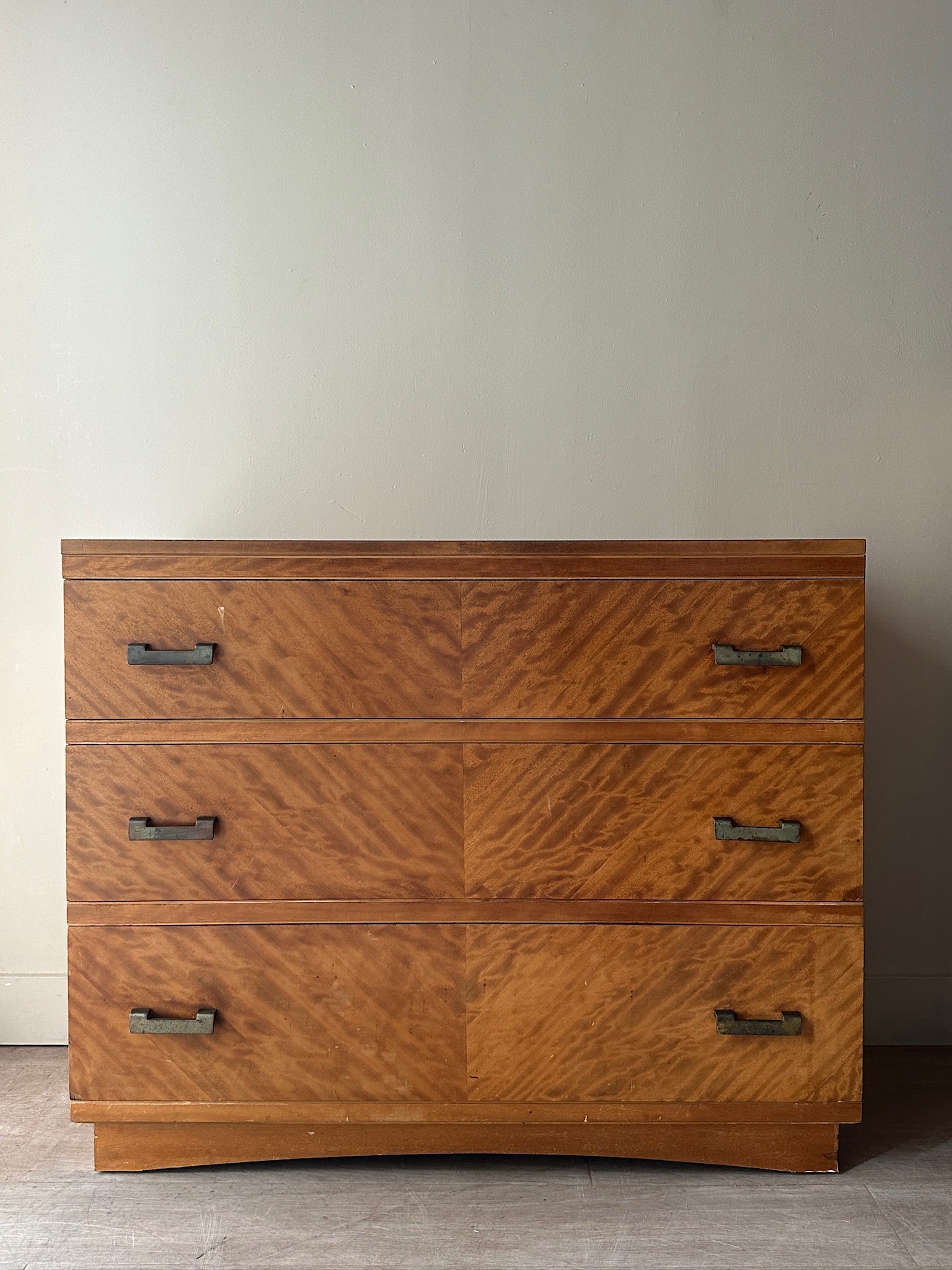 Deco maple dresser – Good Behavior