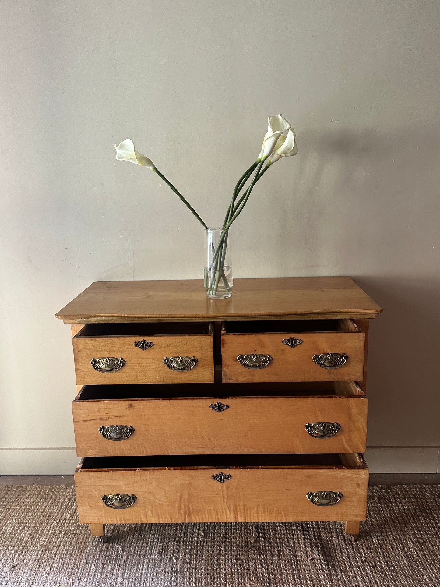 Maple dresser