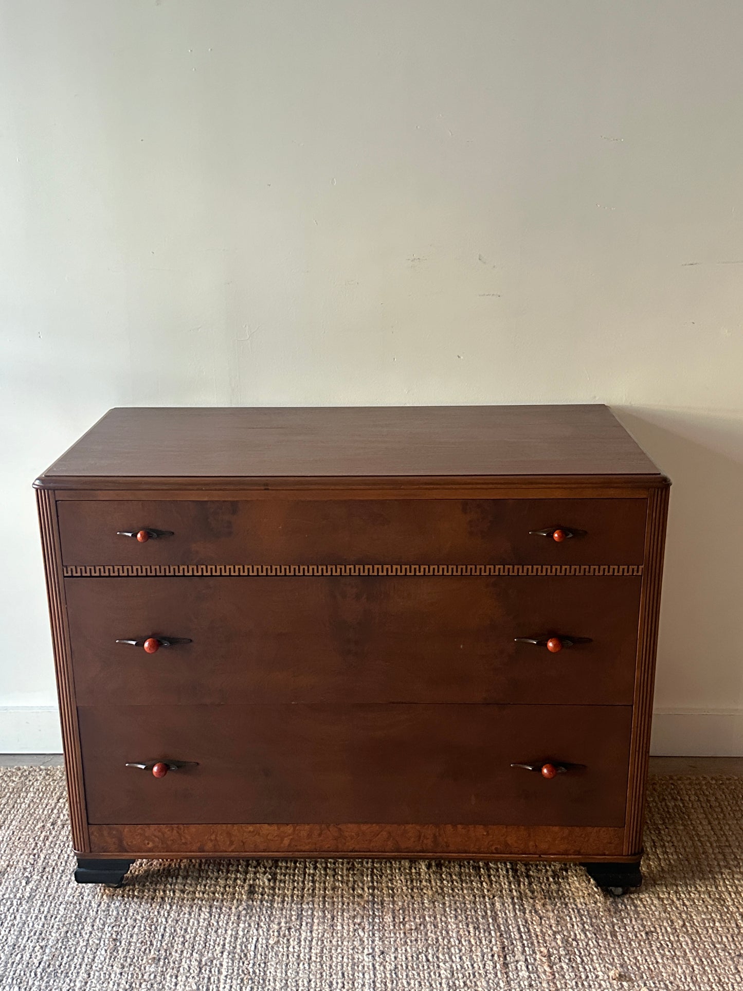 Art deco dresser