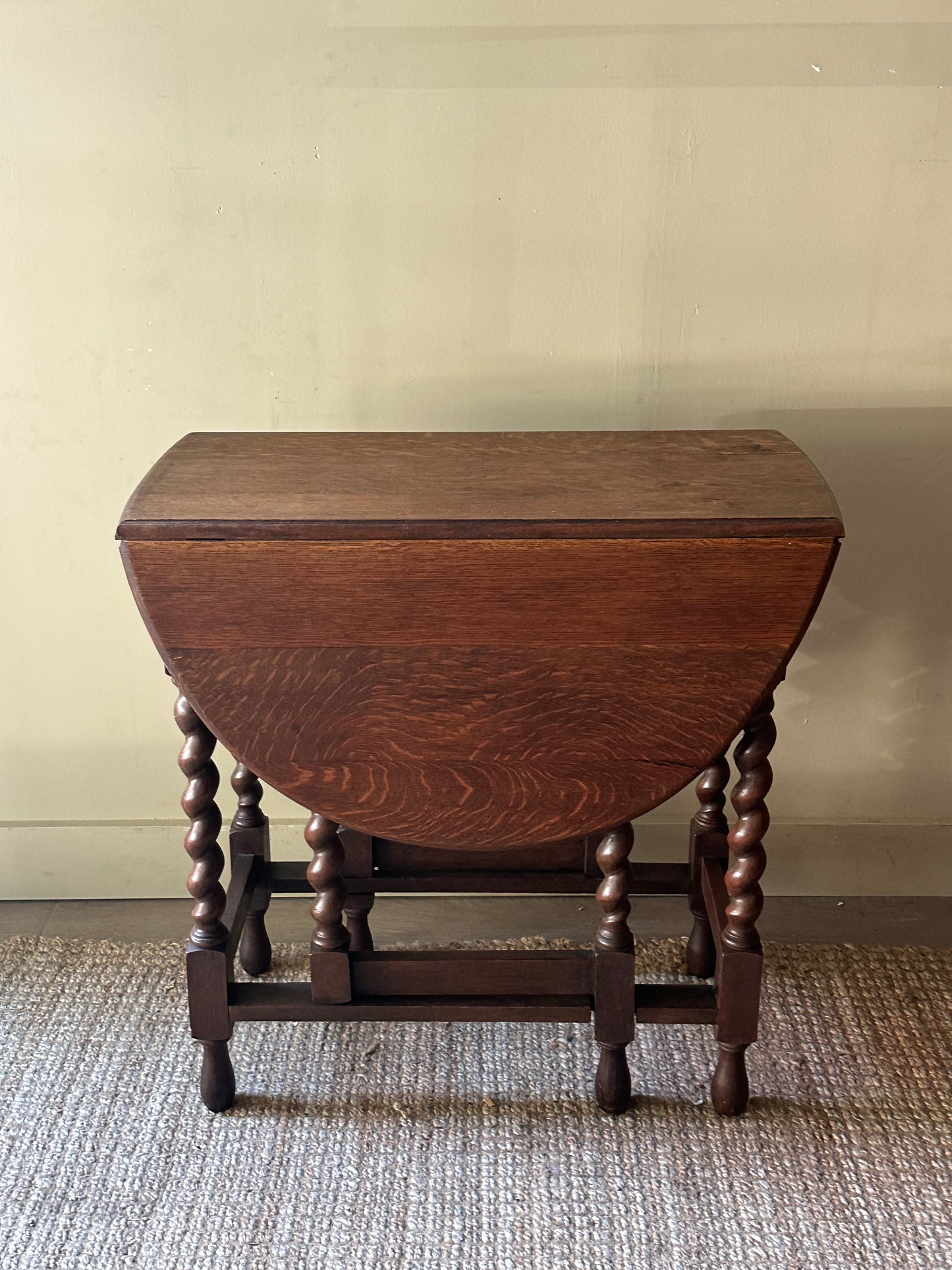 Oak gate leg table