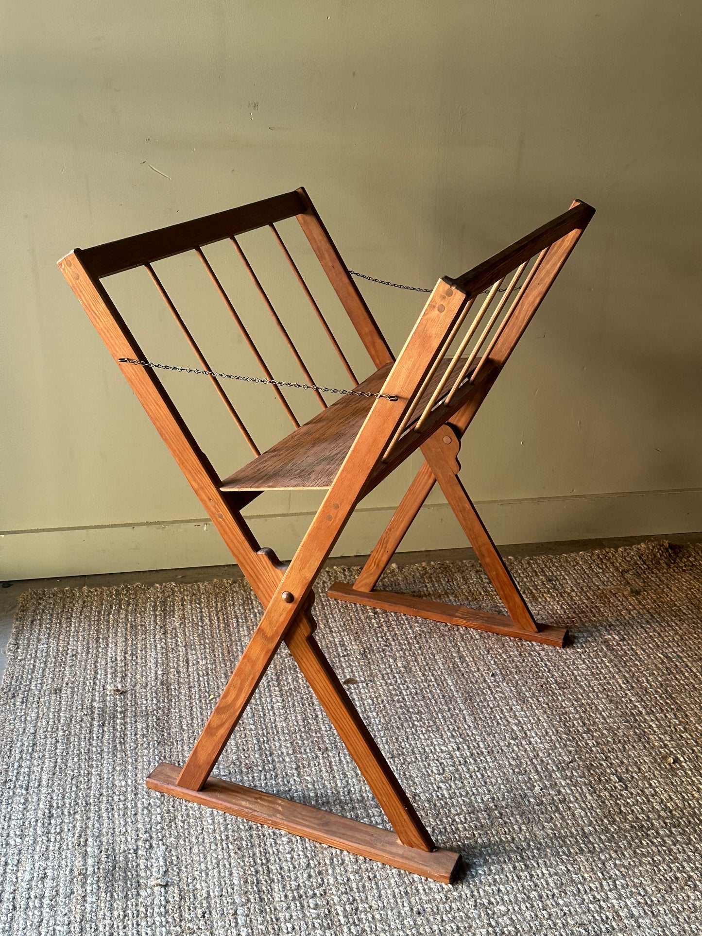 XL magazine rack