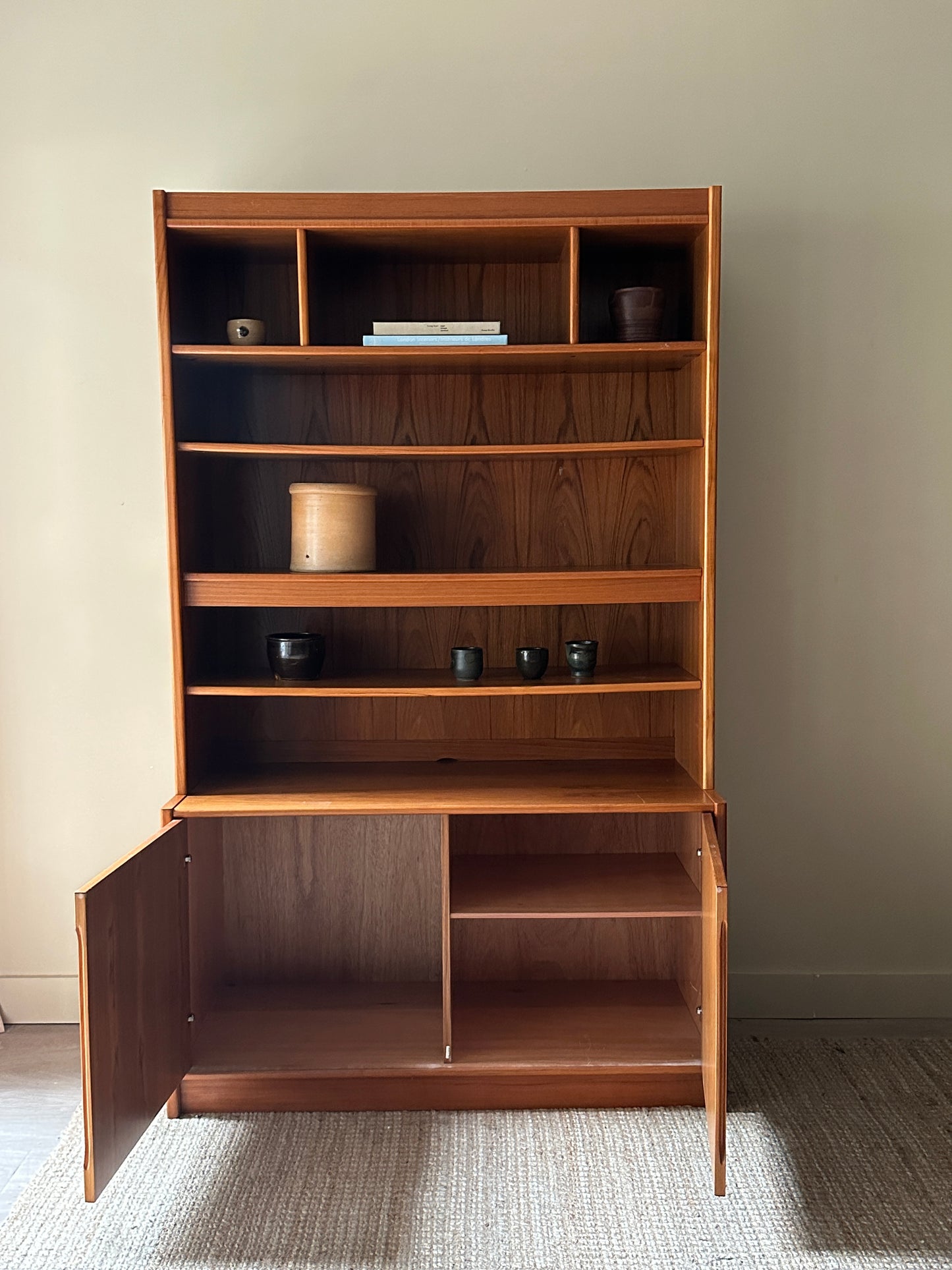 Teak two piece hutch