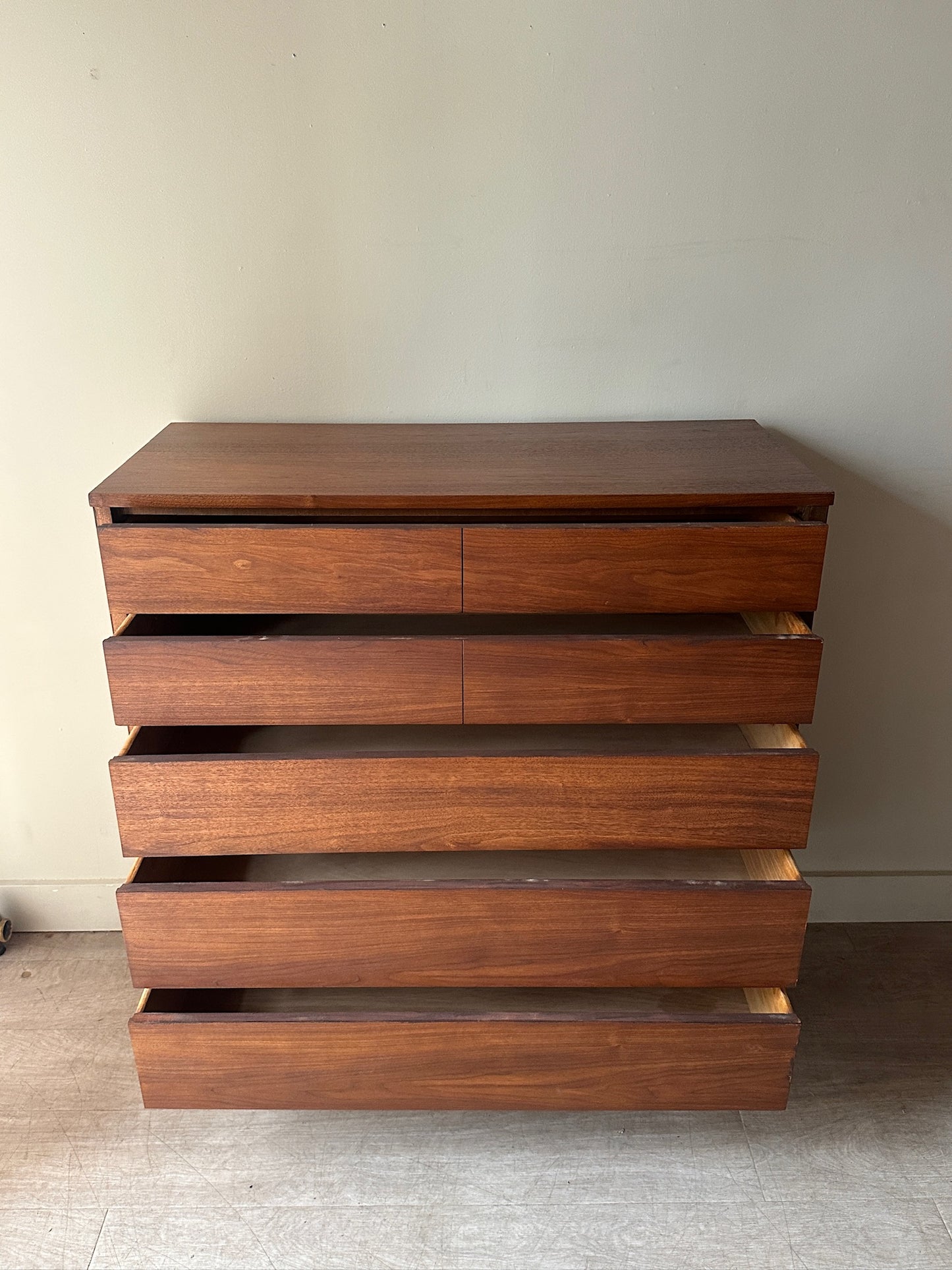 Walnut 5 drawer dresser