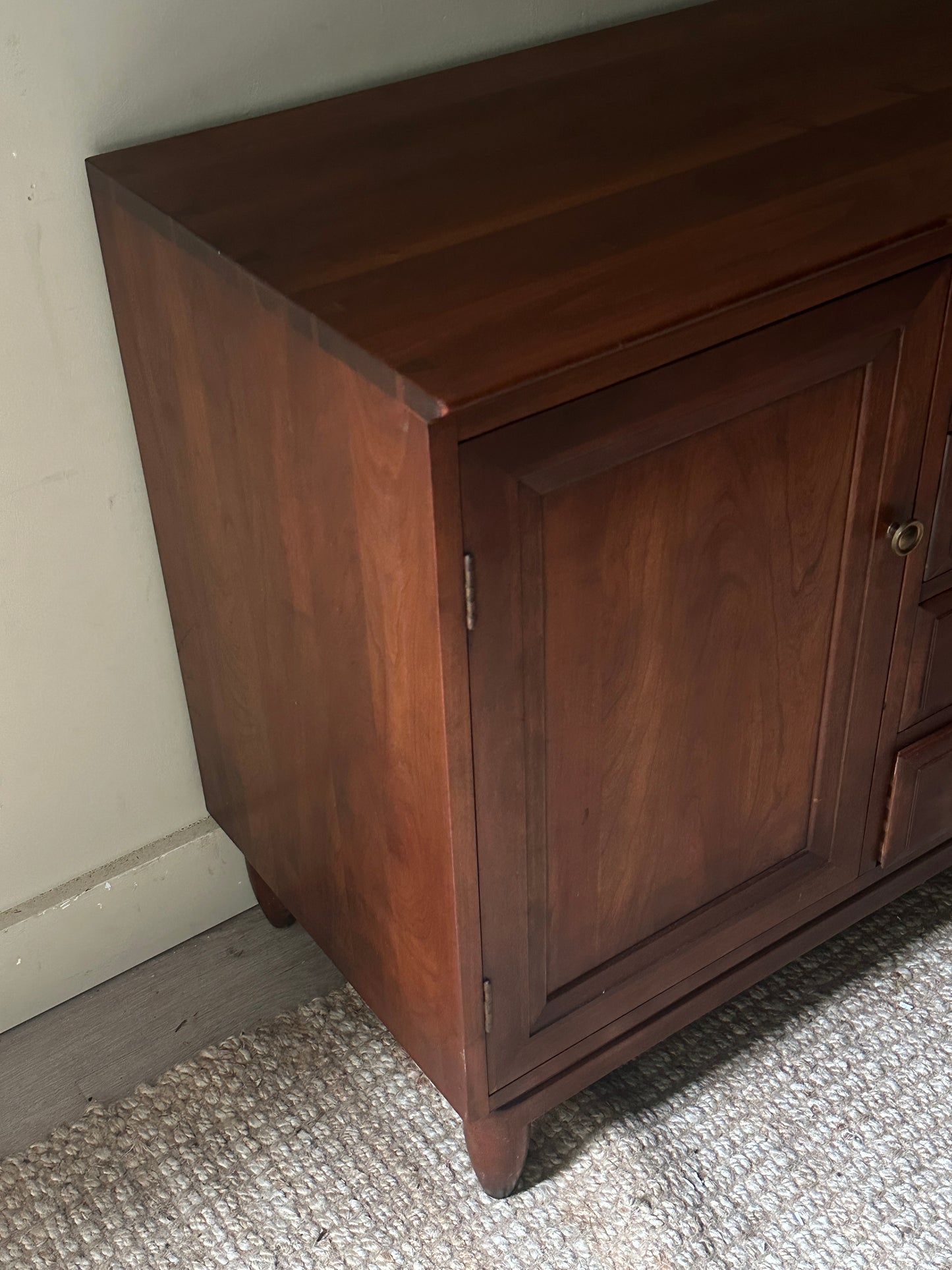 Willett dresser
