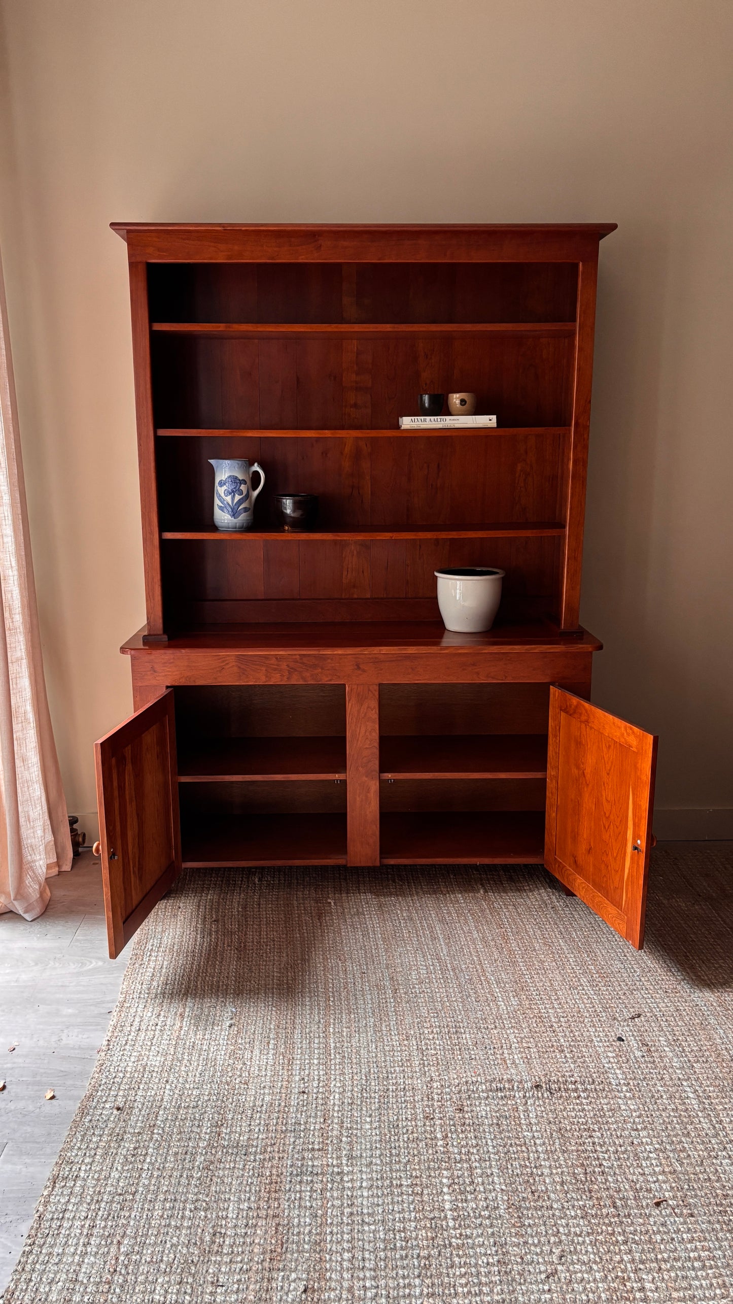 Pine two piece hutch