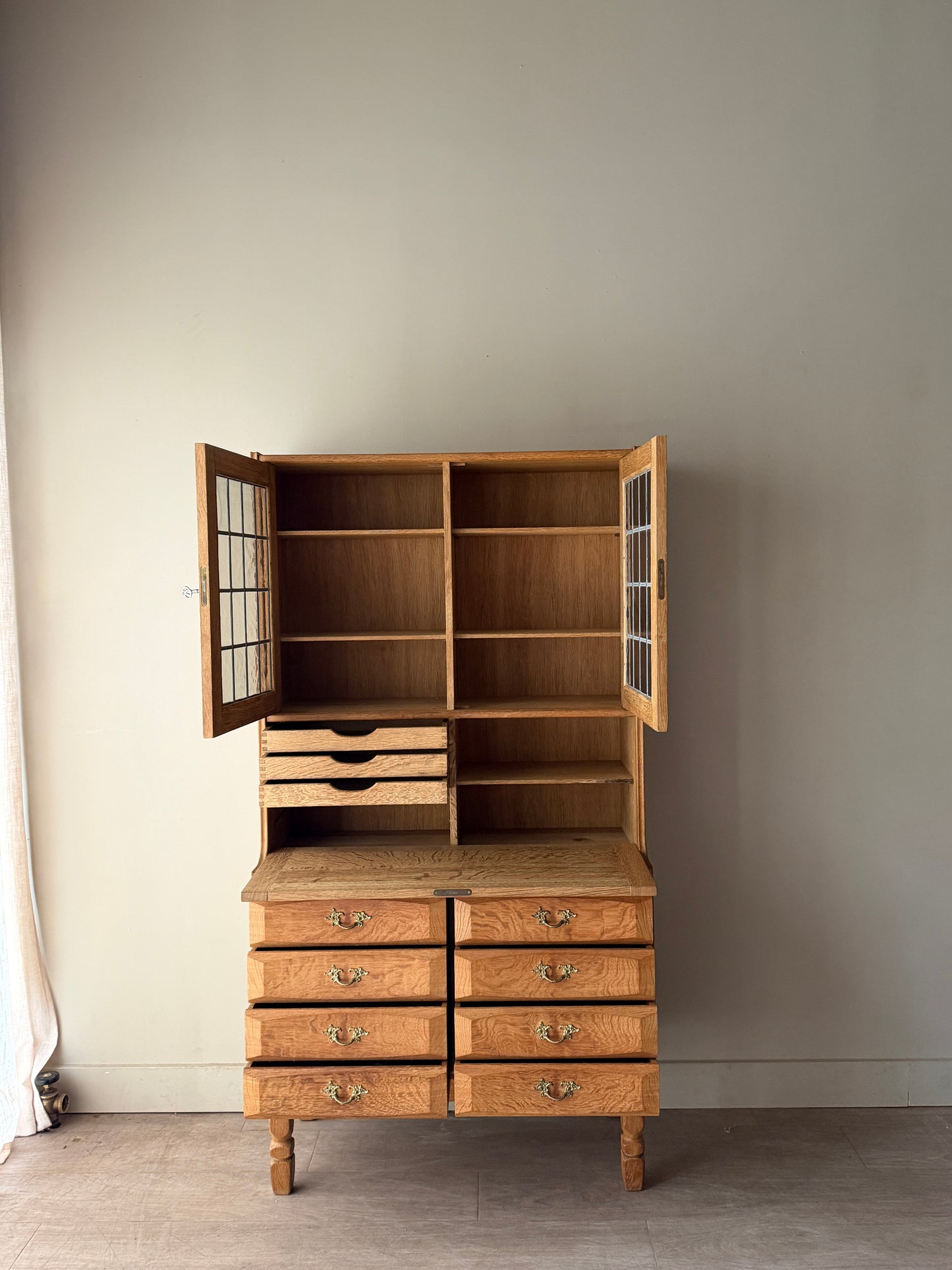Henning Danish oak hutch
