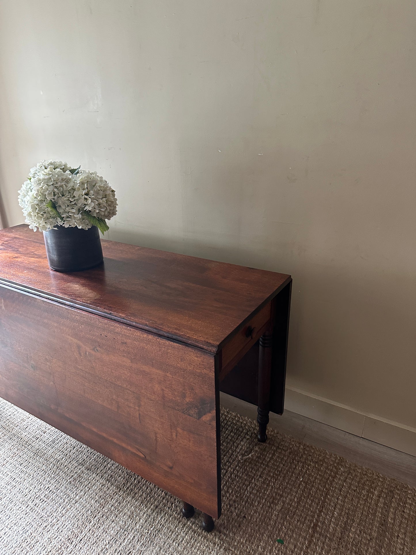 Pine drop leaf table