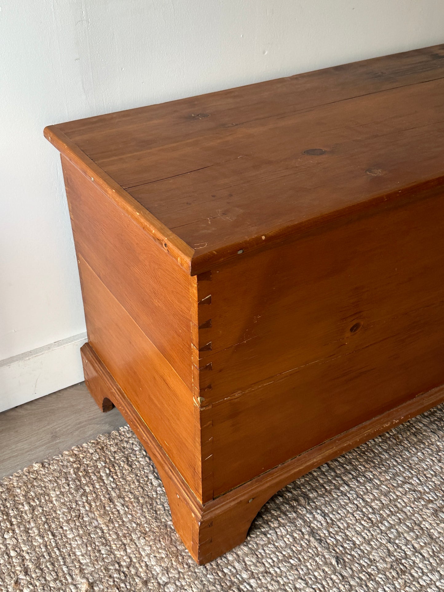 Pine chest with dovetail