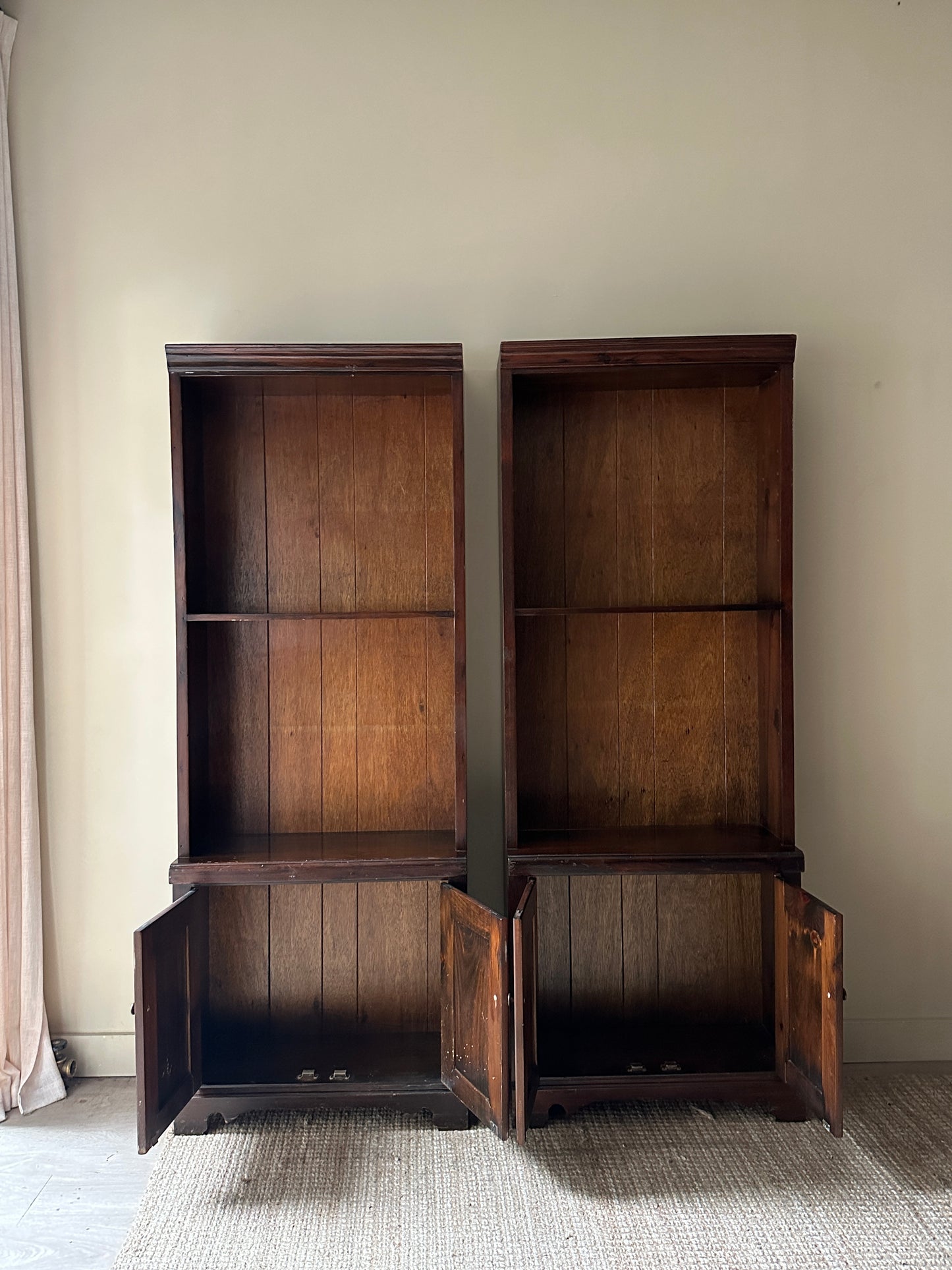 Pine bookshelf right