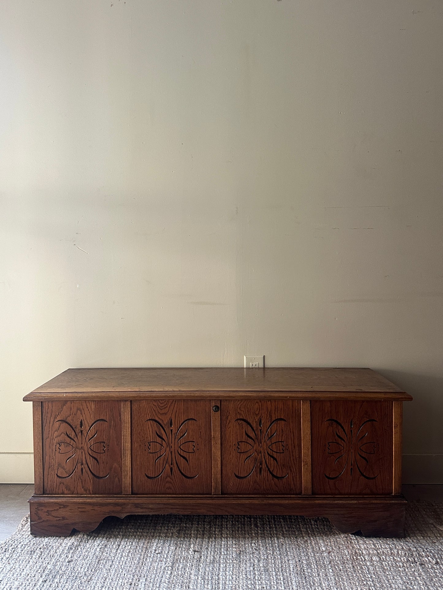 Lane cedar chest