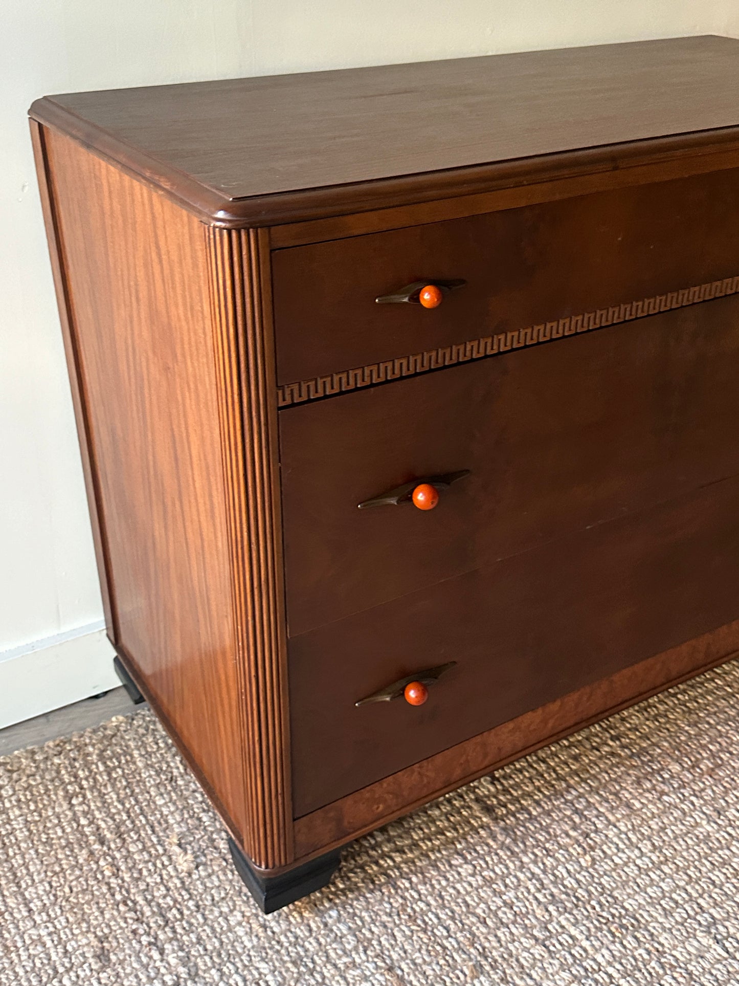 Art deco dresser
