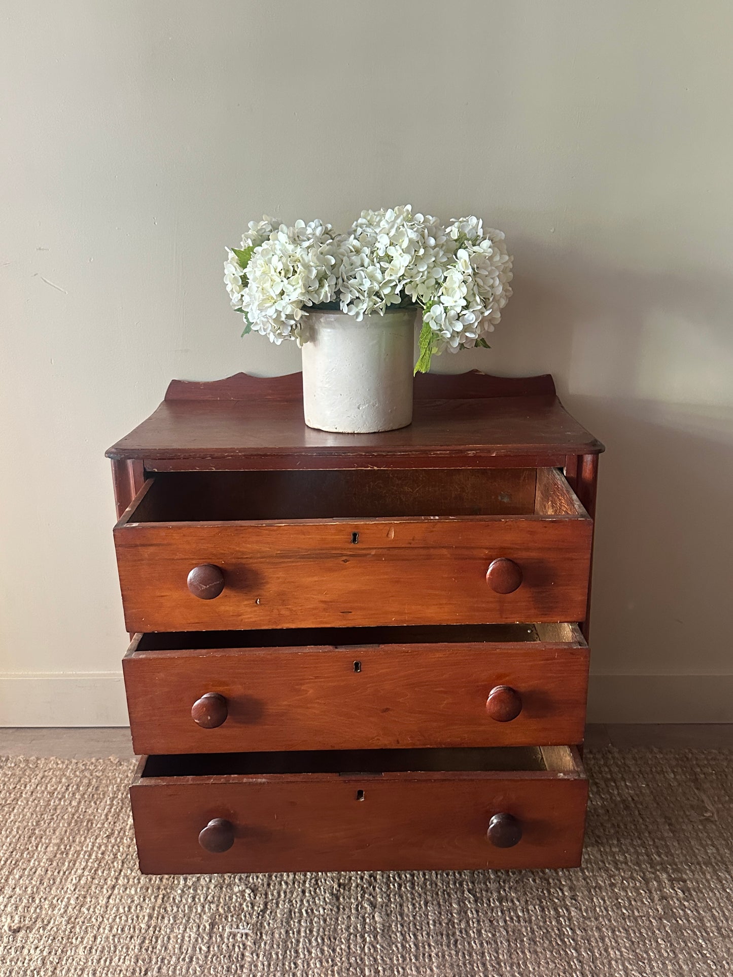Small pine dresser