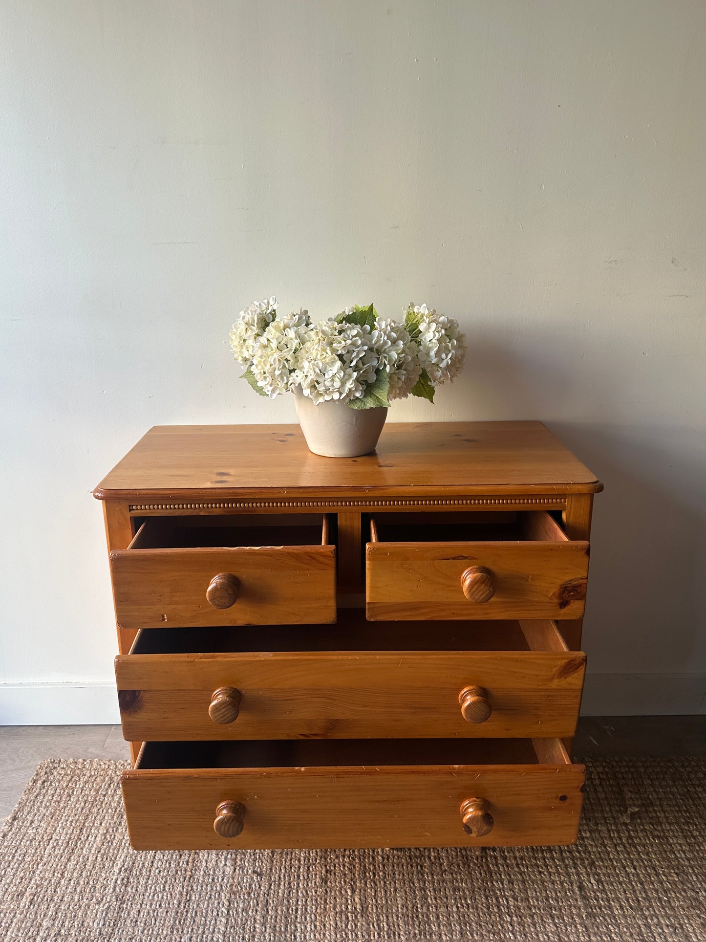 Pine dresser
