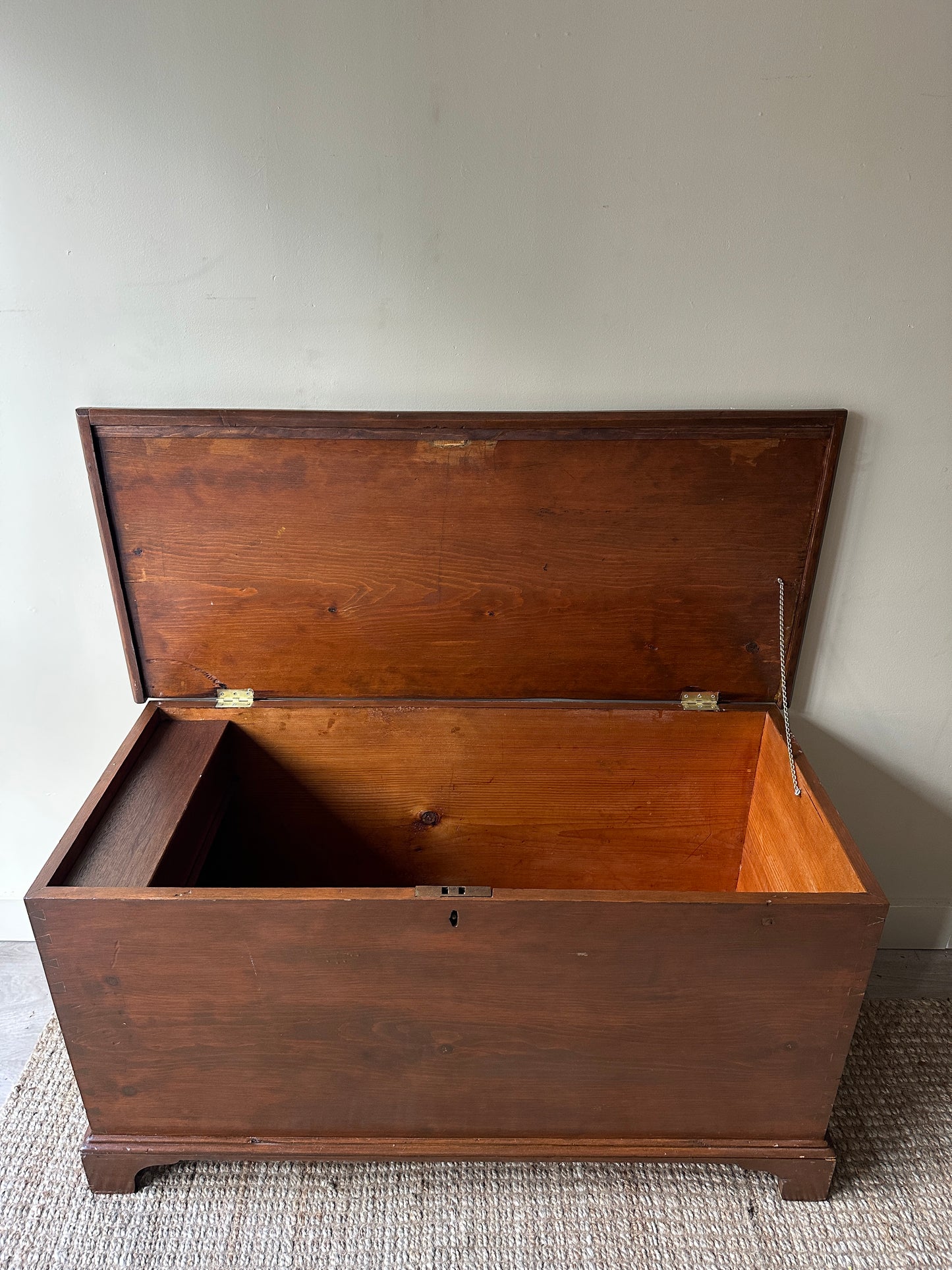 Pine chest