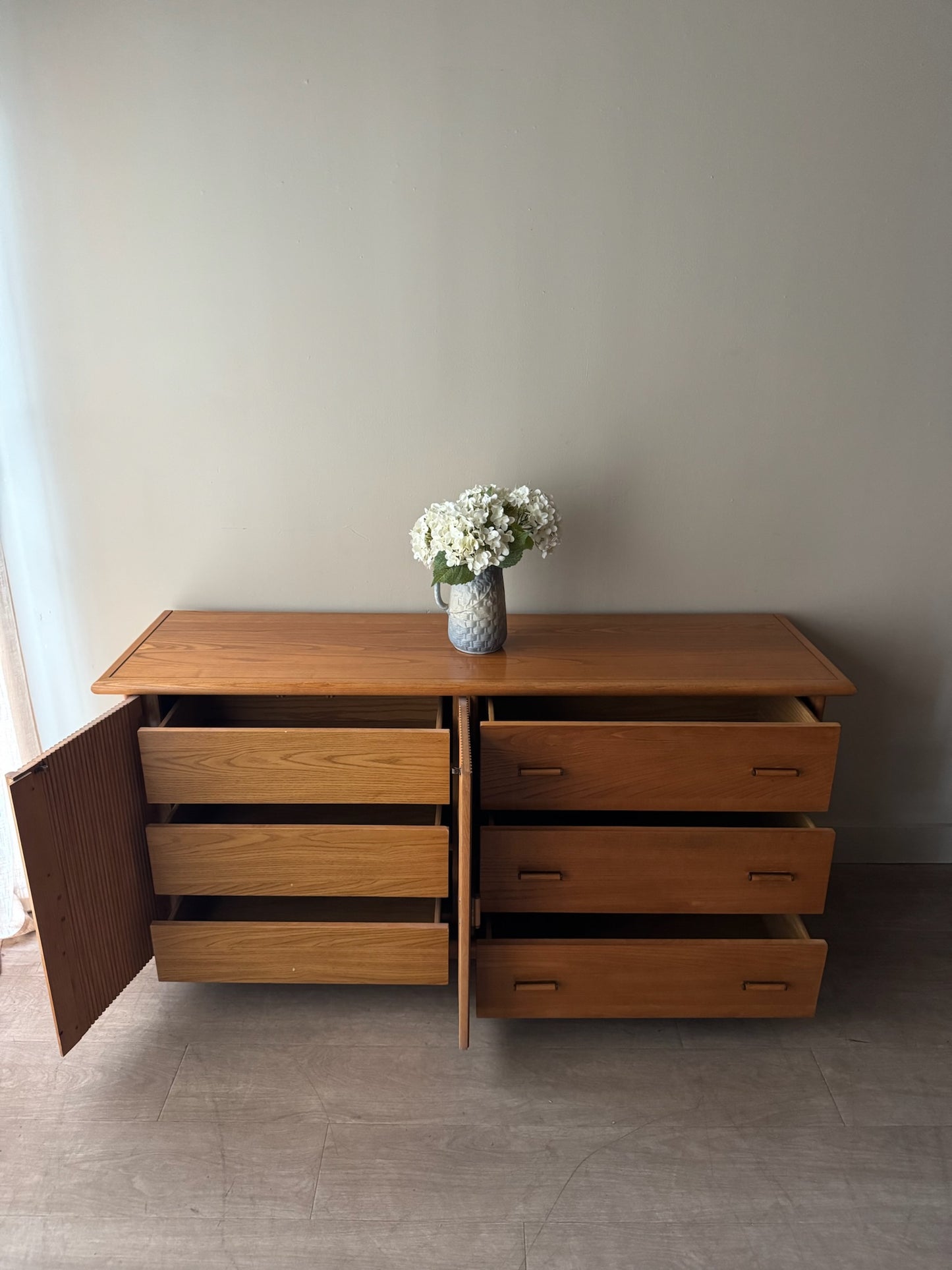 Oak 6 drawer dresser