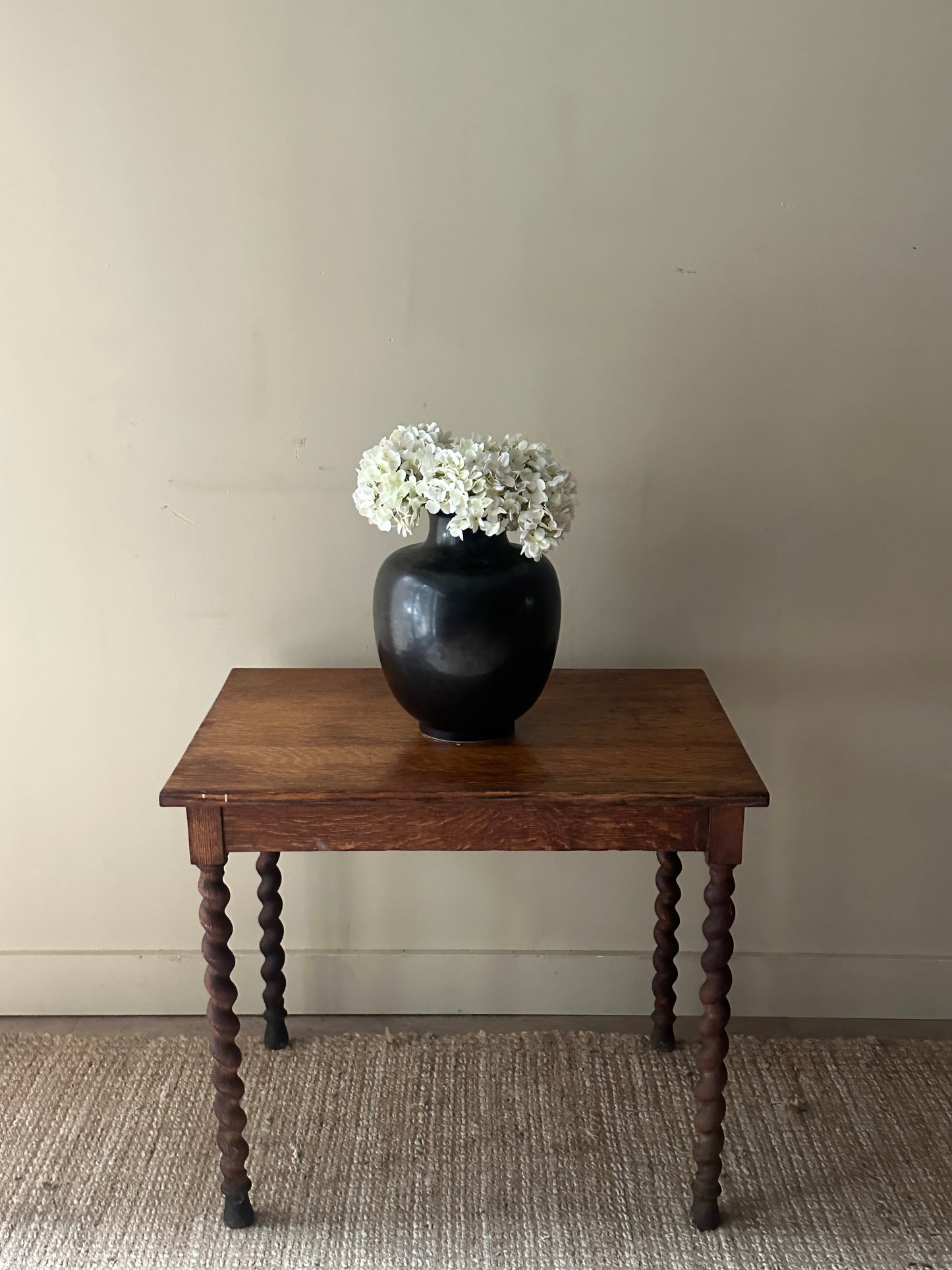 Barley twistentryway table