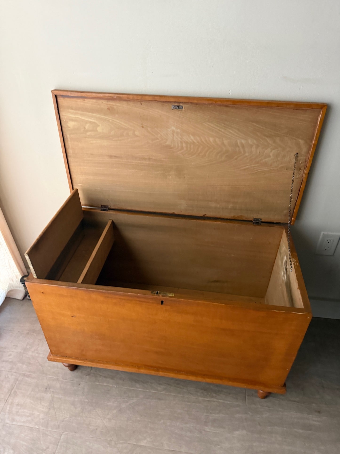 Pennsylvania Sheraton poplar chest