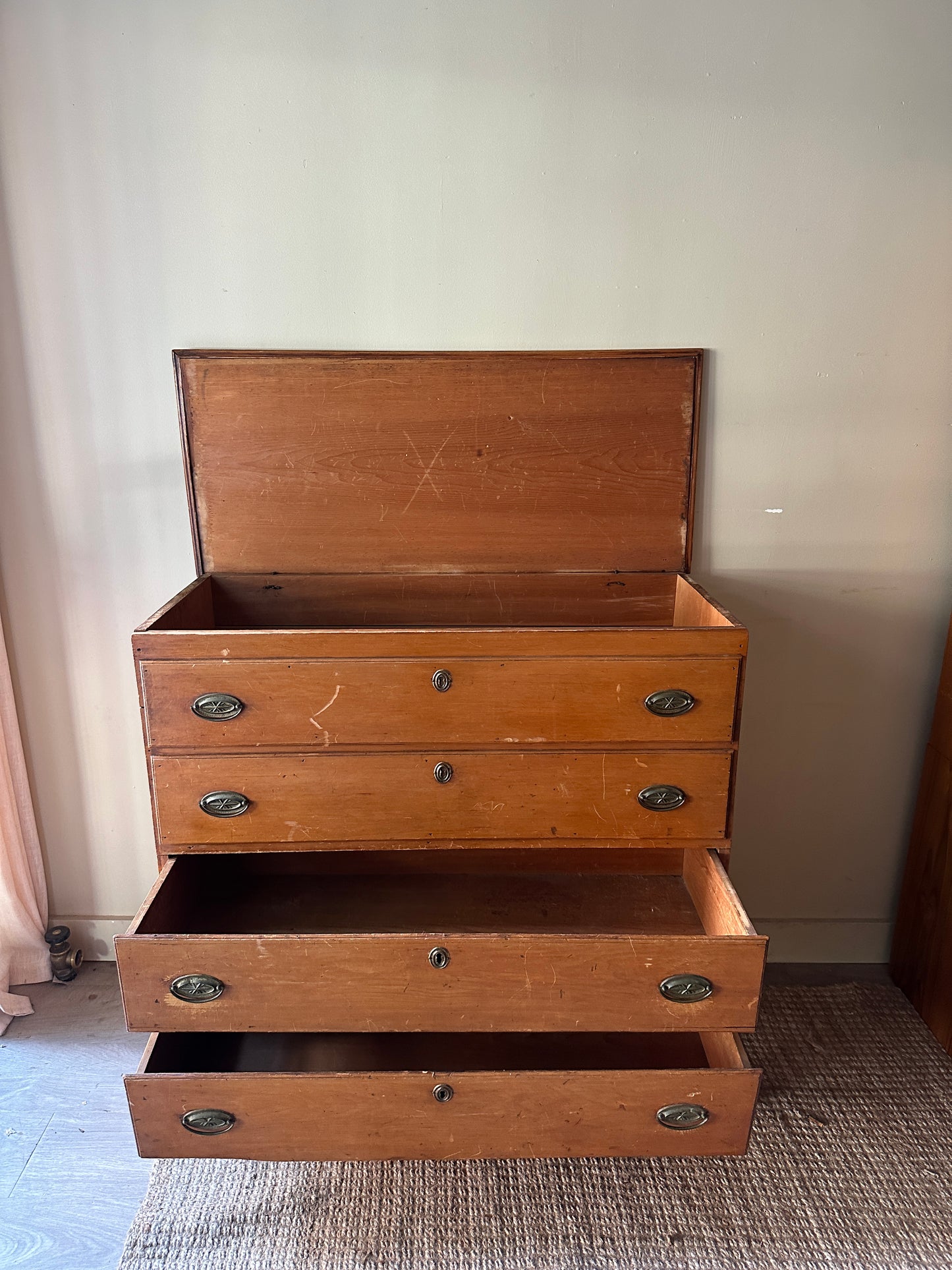 Mule chest