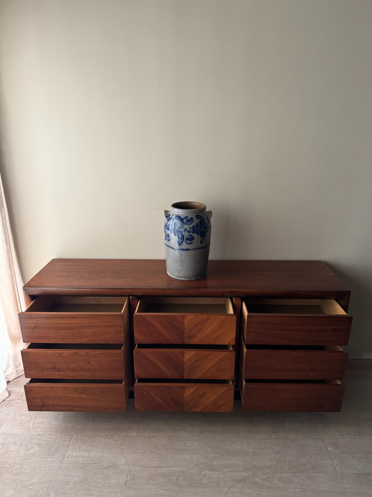 Lane walnut 9 drawer dresser
