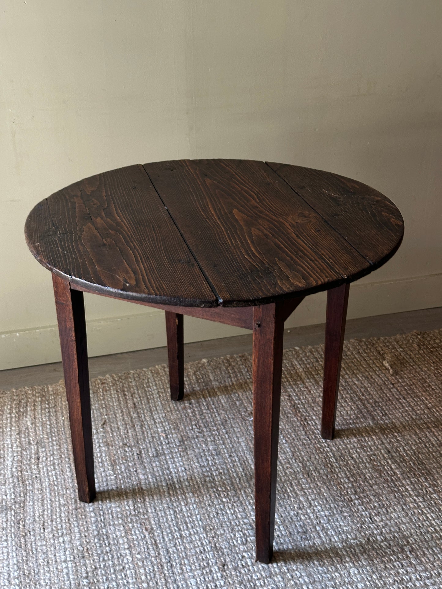 Pine tavern table