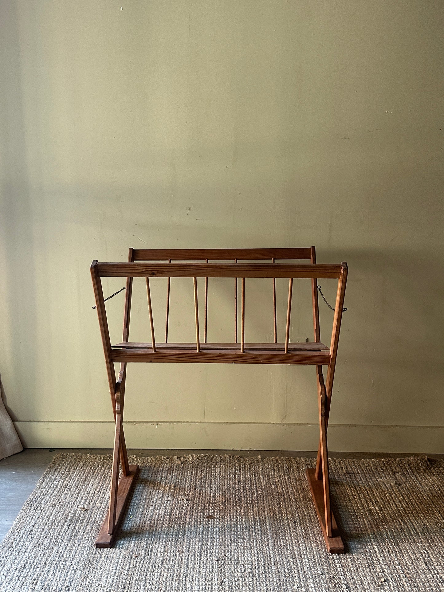 XL magazine rack