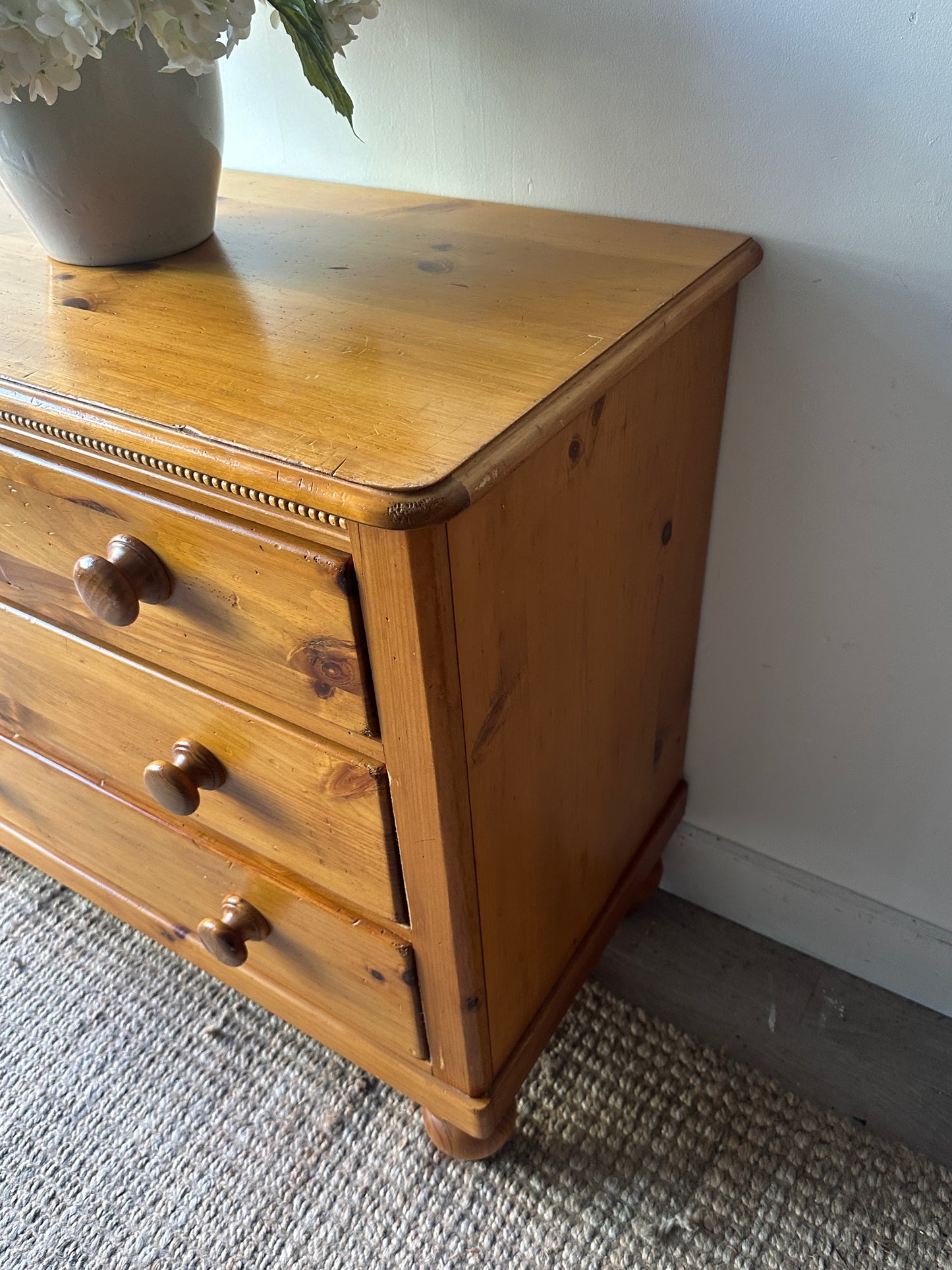 Pine dresser
