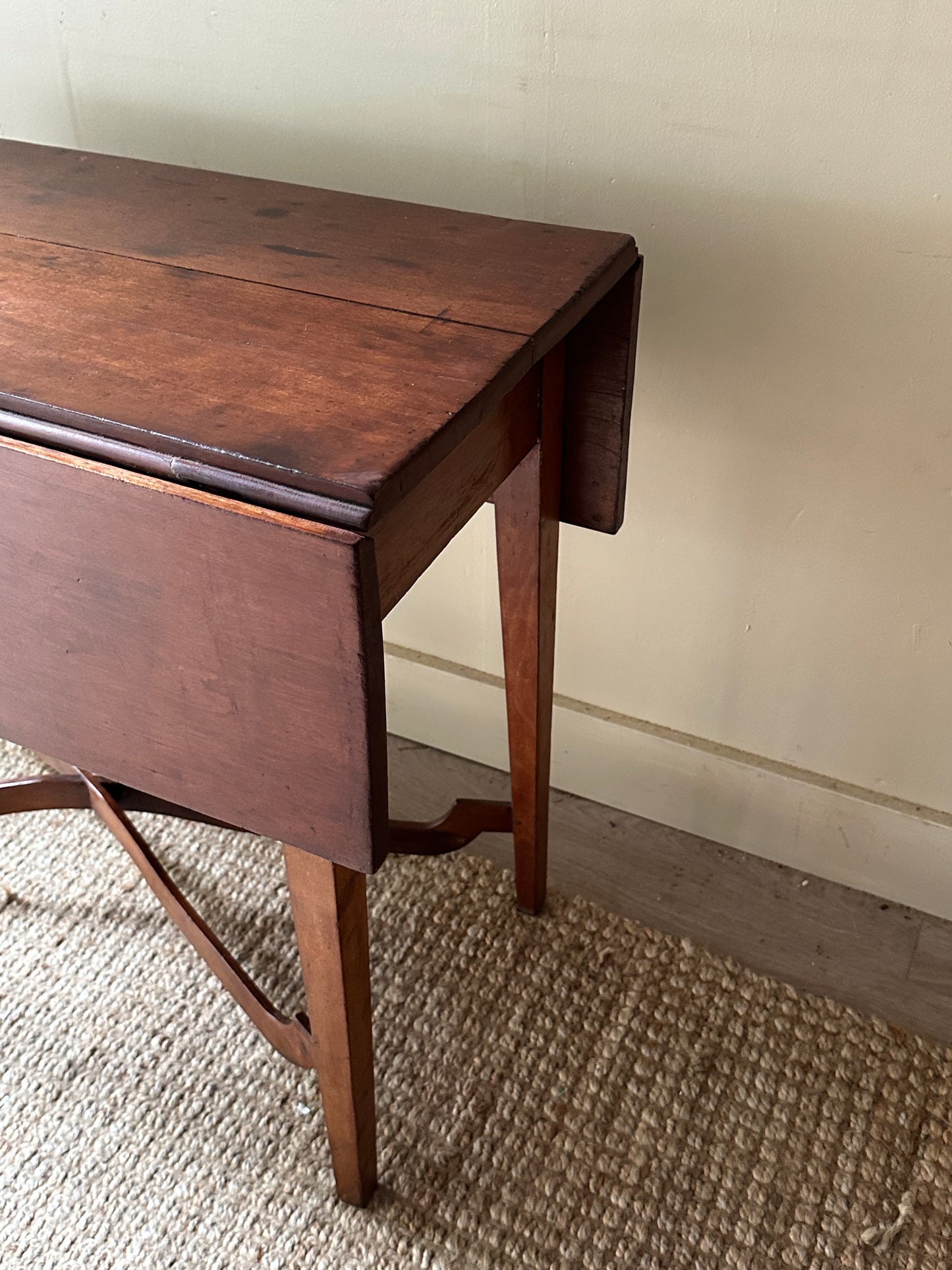 Pine drop leaf