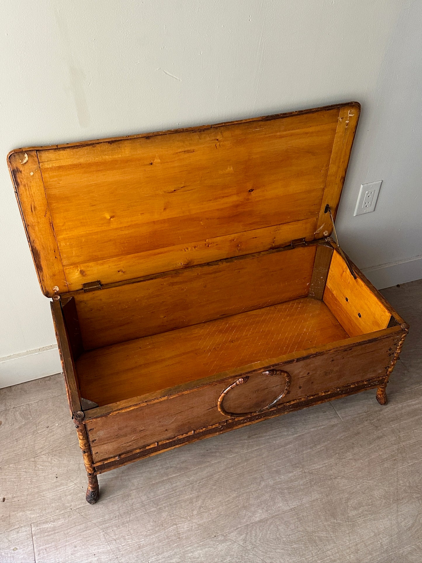 Victorian rattan chest
