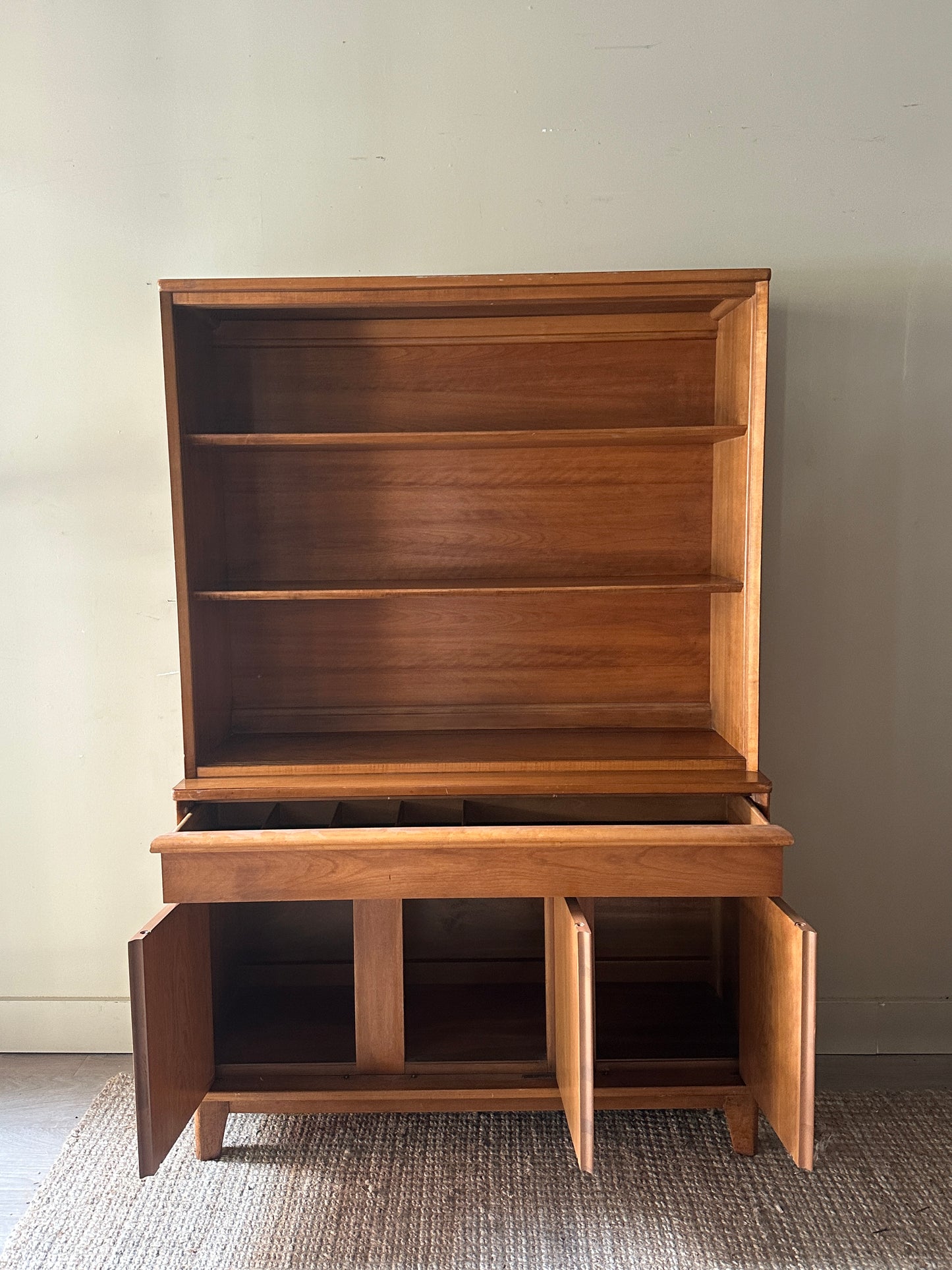 Maple hutch