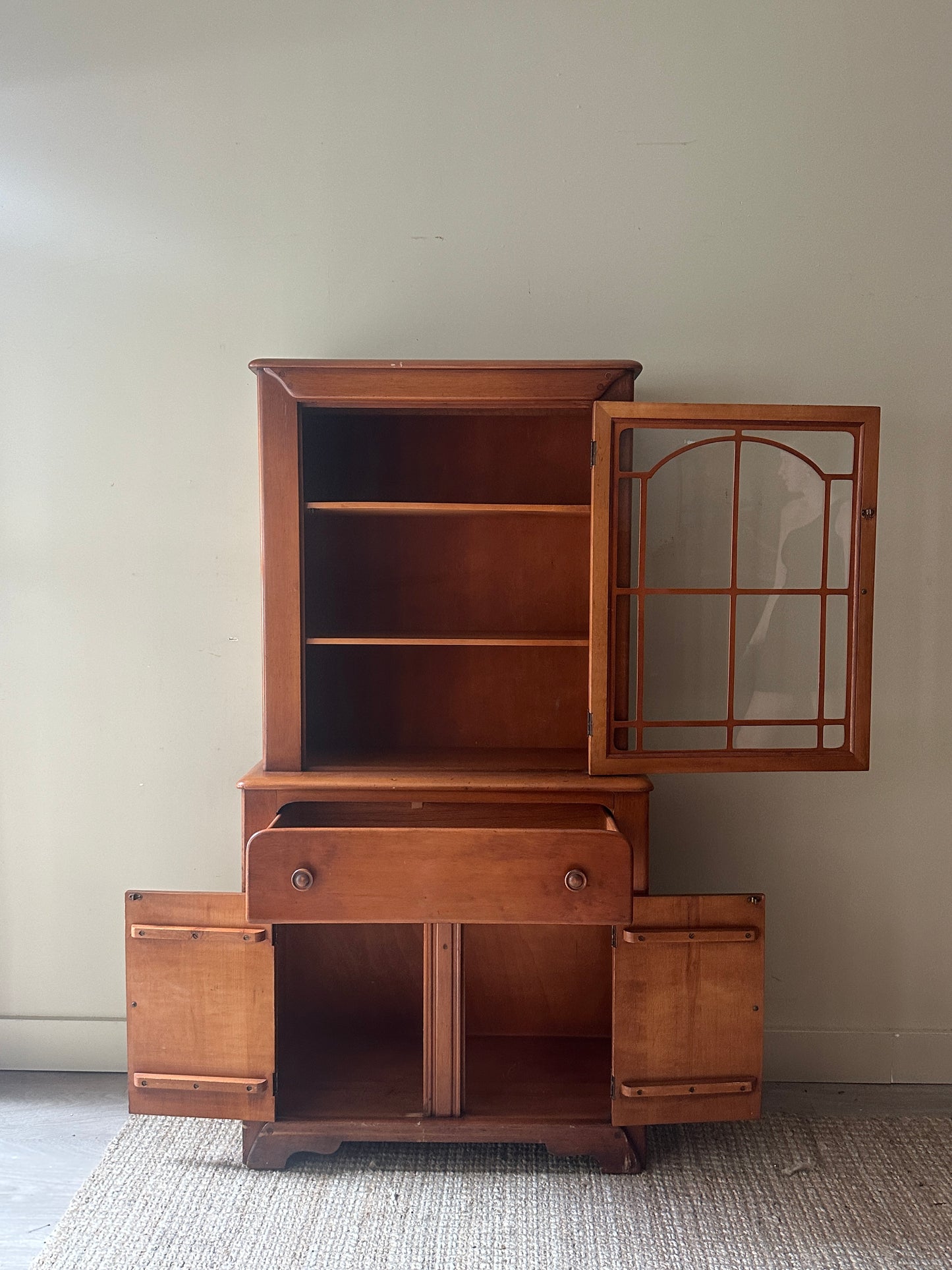 Maple hutch