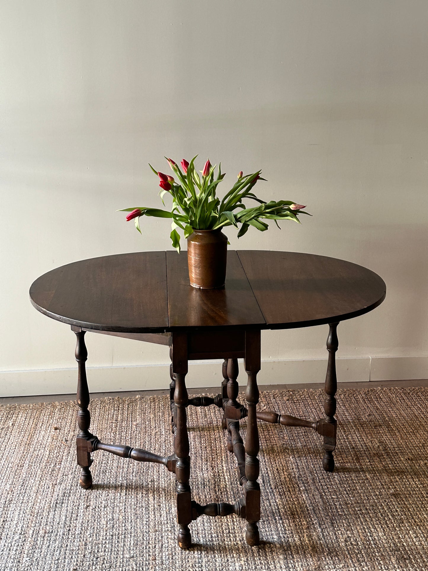 Gateleg dining table