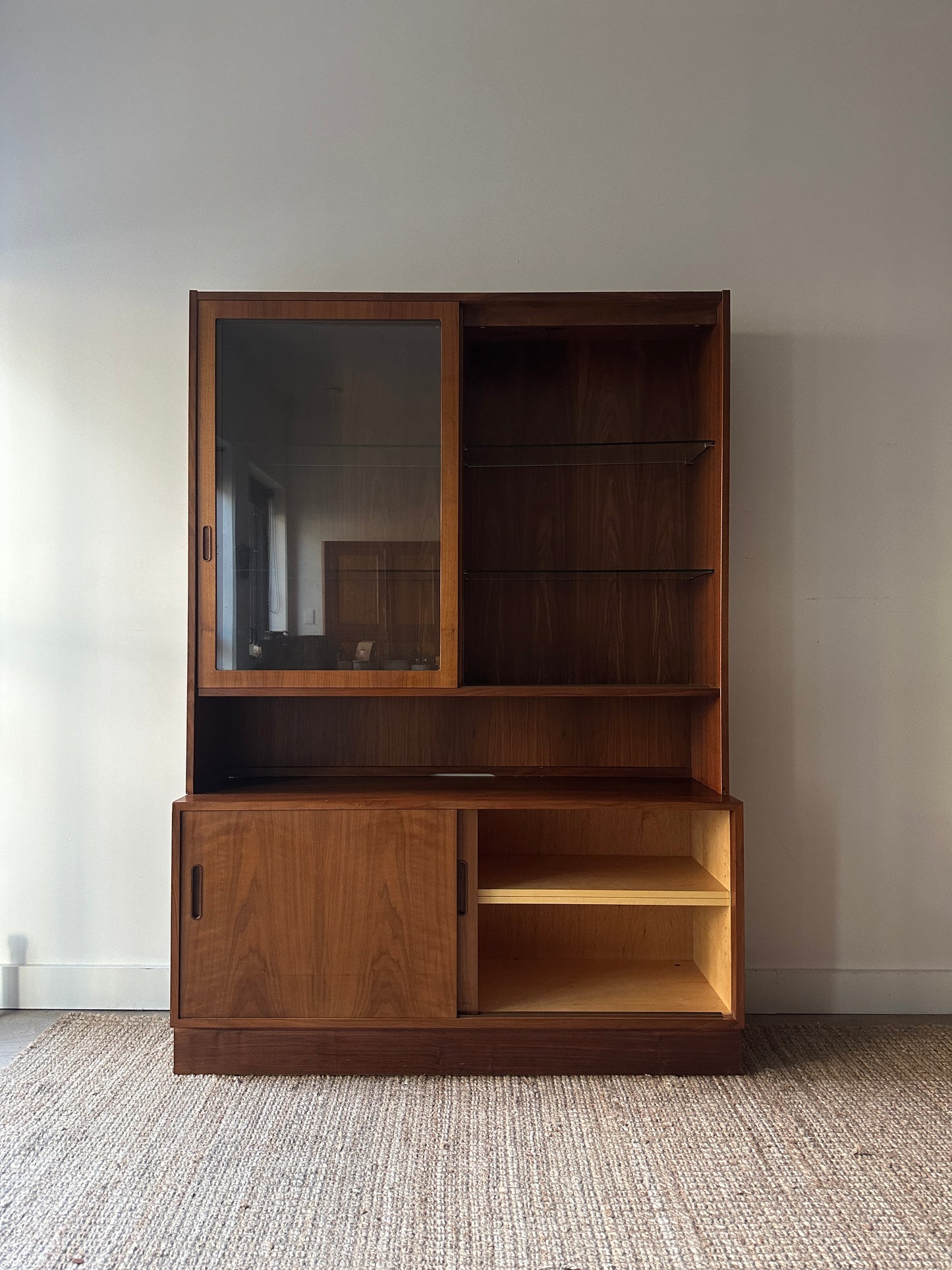 Hundevad two piece hutch