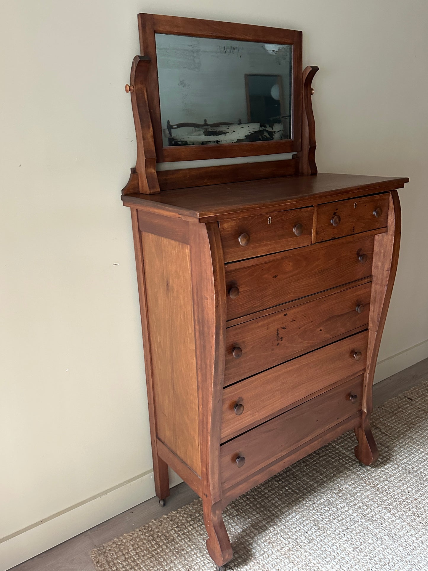 Pine dresser w mirror