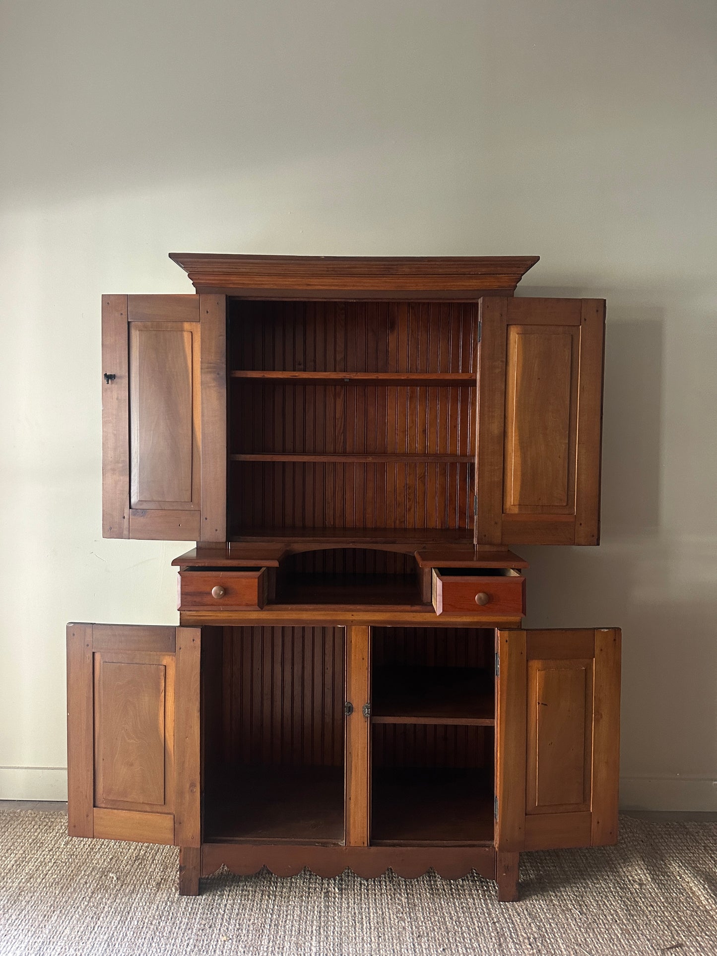 Pine hutch
